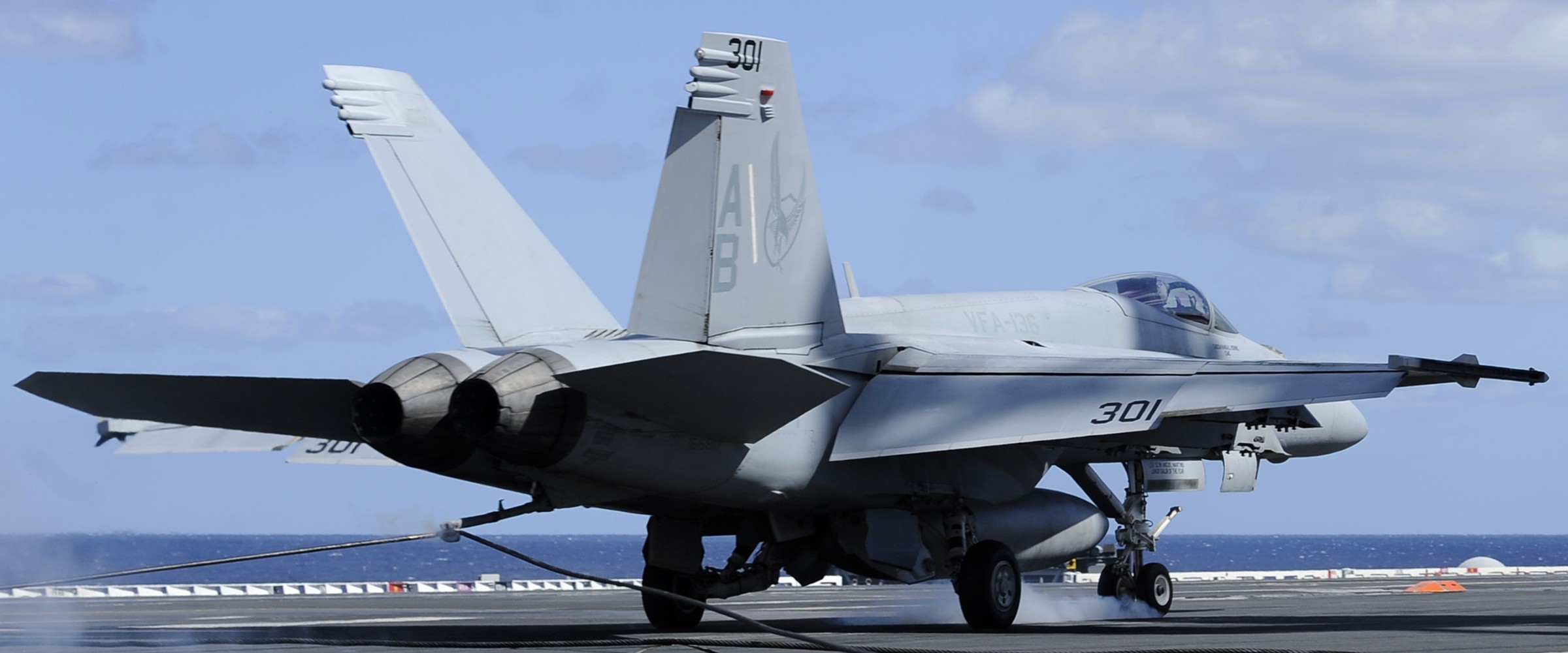 vfa-136 knighthawks strike fighter squadron f/a-18e super hornet cvw-1 cvn-75 uss harry s. truman 142