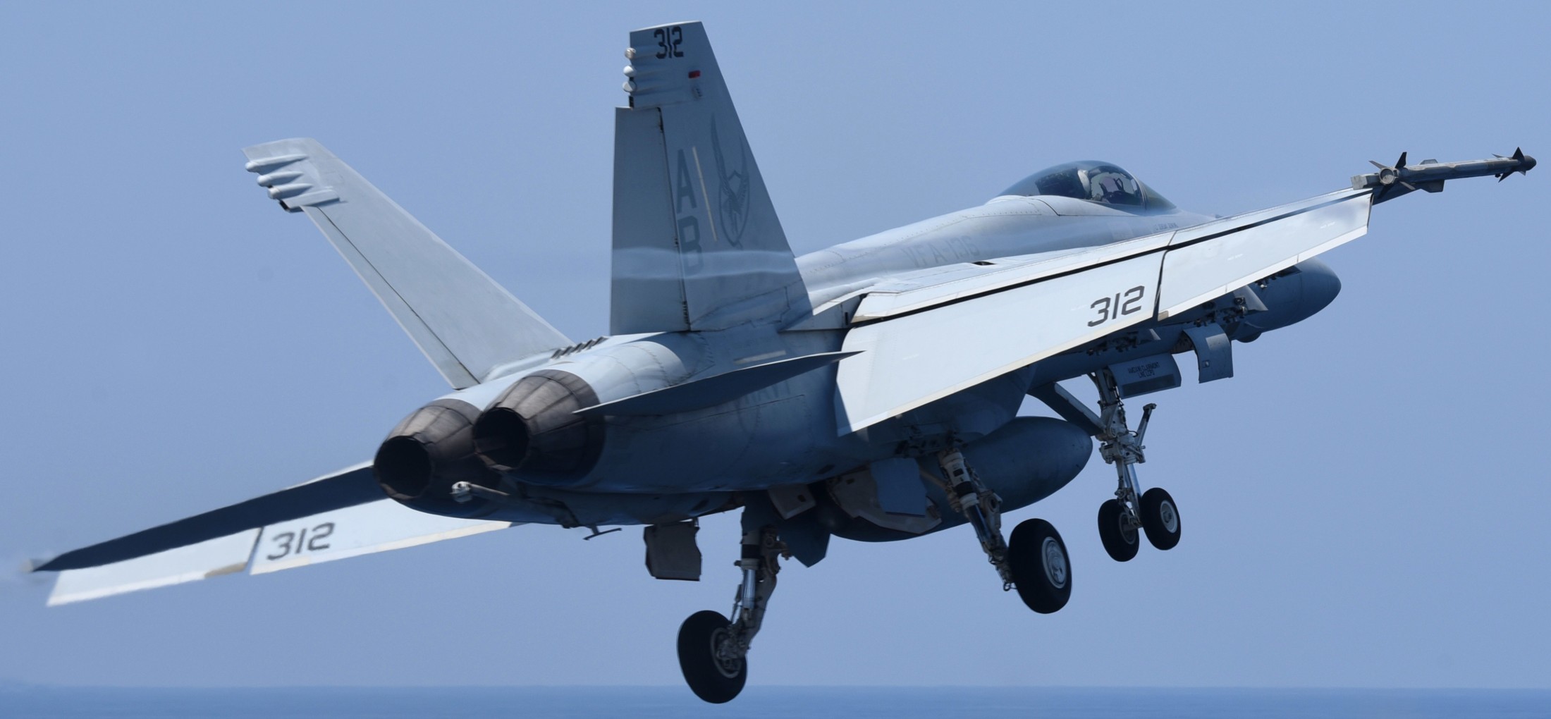 vfa-136 knighthawks strike fighter squadron f/a-18e super hornet cvw-1 cvn-75 uss harry s. truman 148