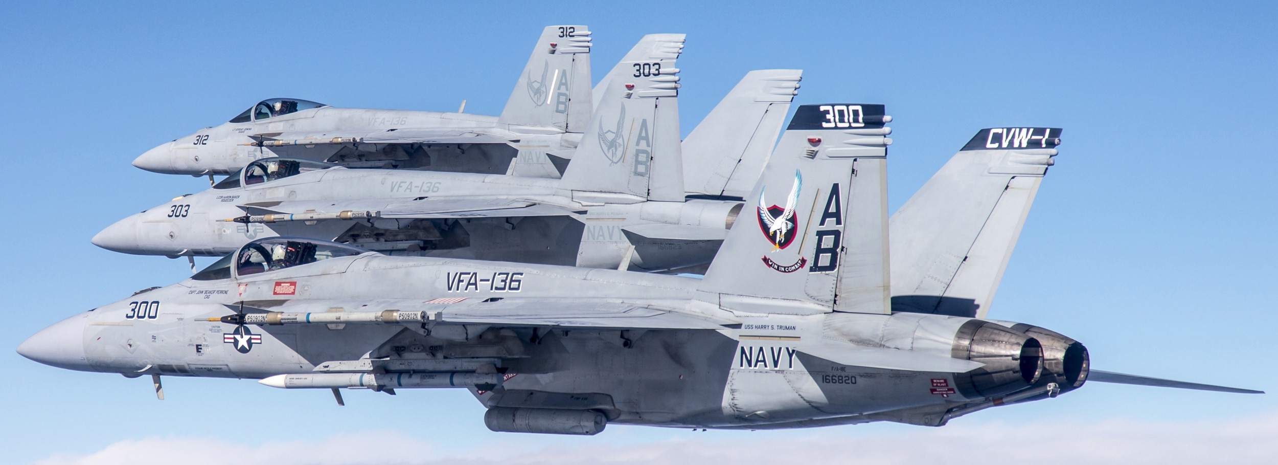 vfa-136 knighthawks strike fighter squadron f/a-18e super hornet nas lemoore 162