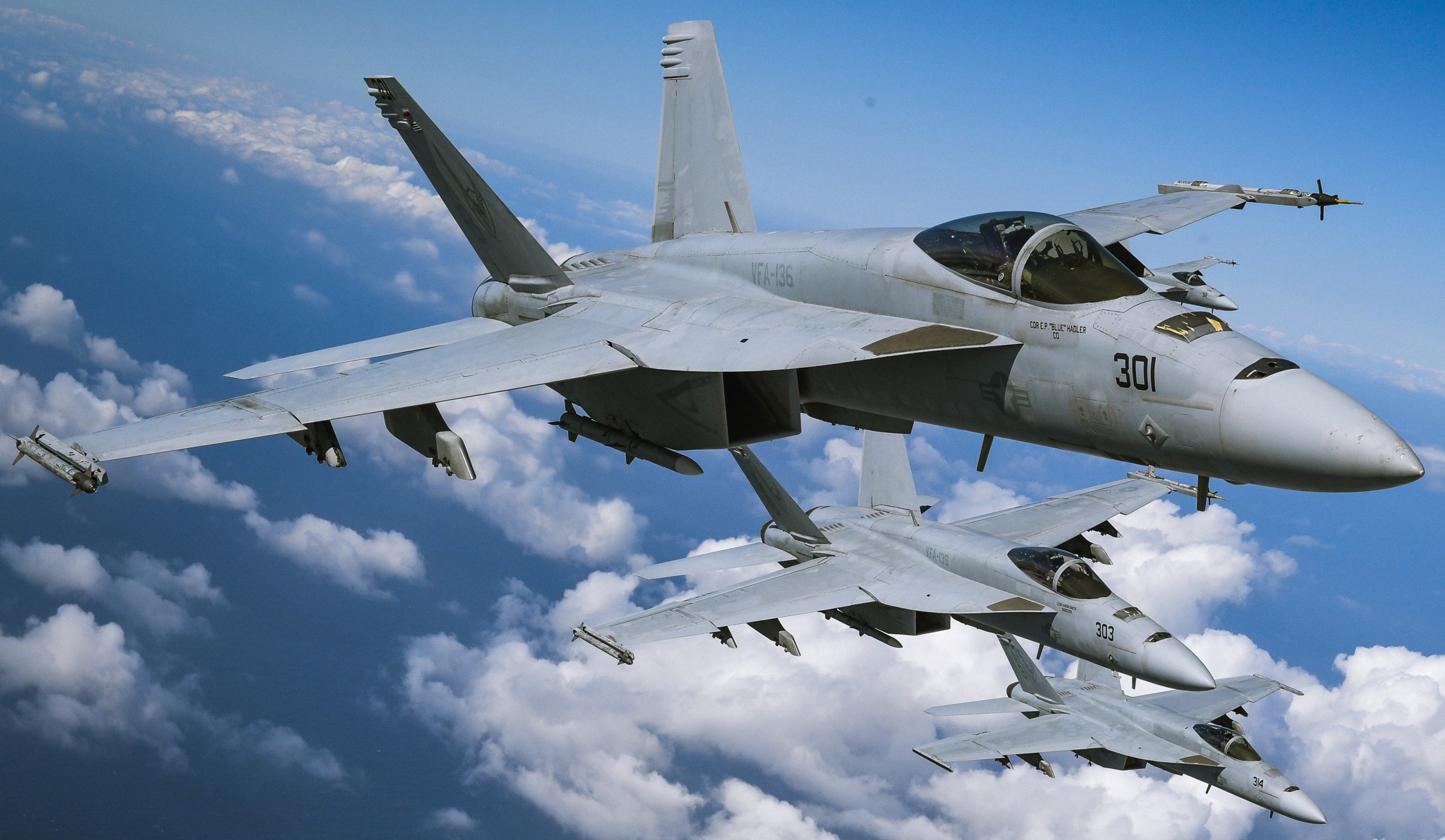 vfa-136 knighthawks strike fighter squadron f/a-18e super hornet nas lemoore 169