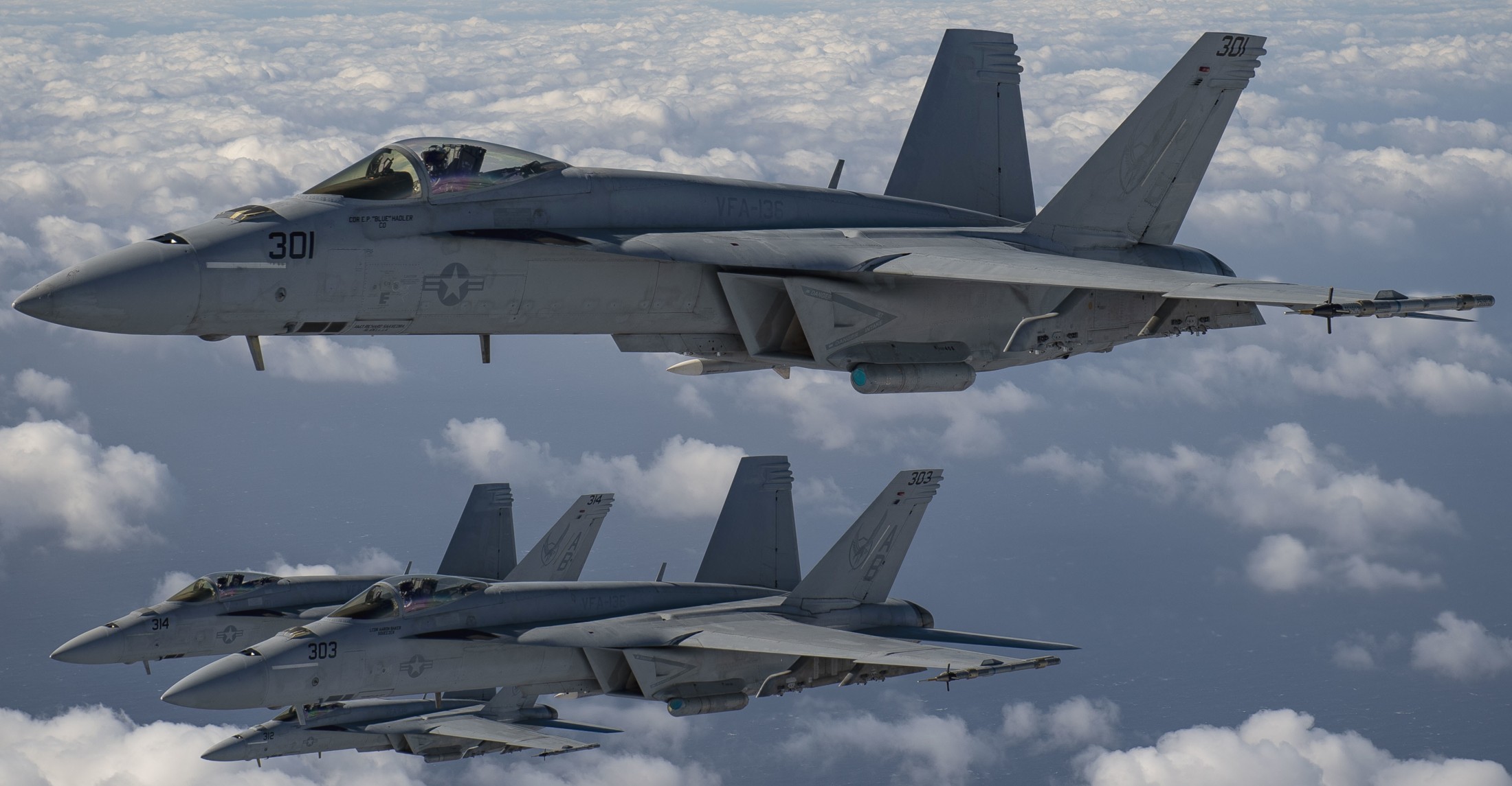 vfa-136 knighthawks strike fighter squadron f/a-18e super hornet nas lemoore 171