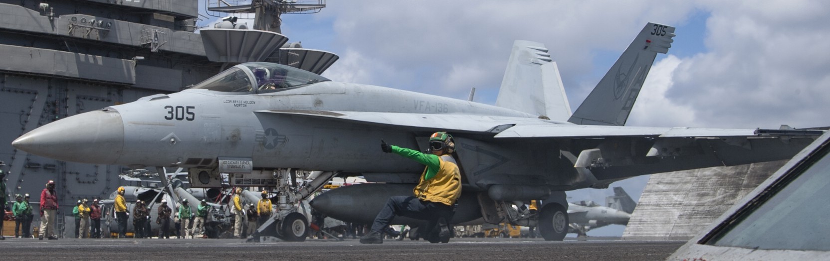 vfa-136 knighthawks strike fighter squadron f/a-18e super hornet cvw-1 cvn-75 uss harry s. truman 185