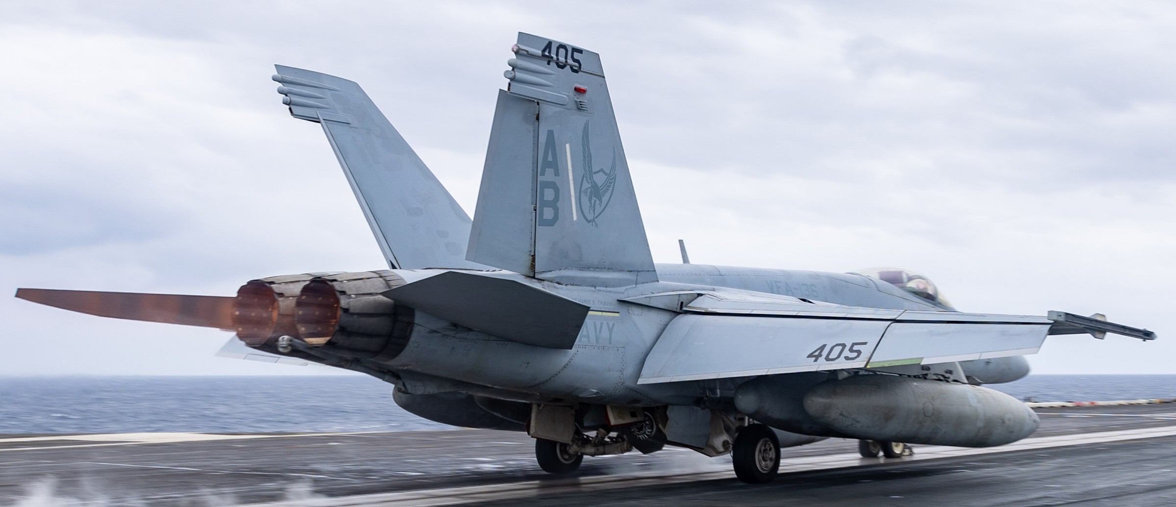 vfa-136 knighthawks strike fighter squadron f/a-18e super hornet cvw-1 cvn-75 uss harry s. truman 201