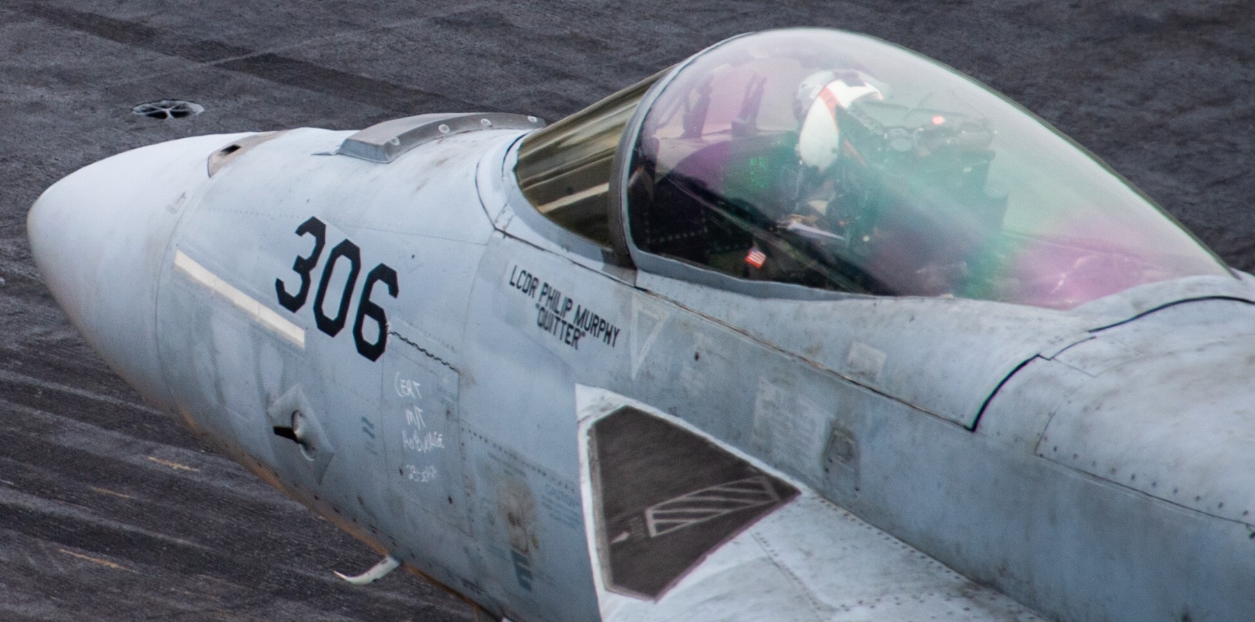 vfa-137 kestrels strike fighter squadron f/a-18e super hornet cvw-17 cvn-68 uss nimitz cockpit 182