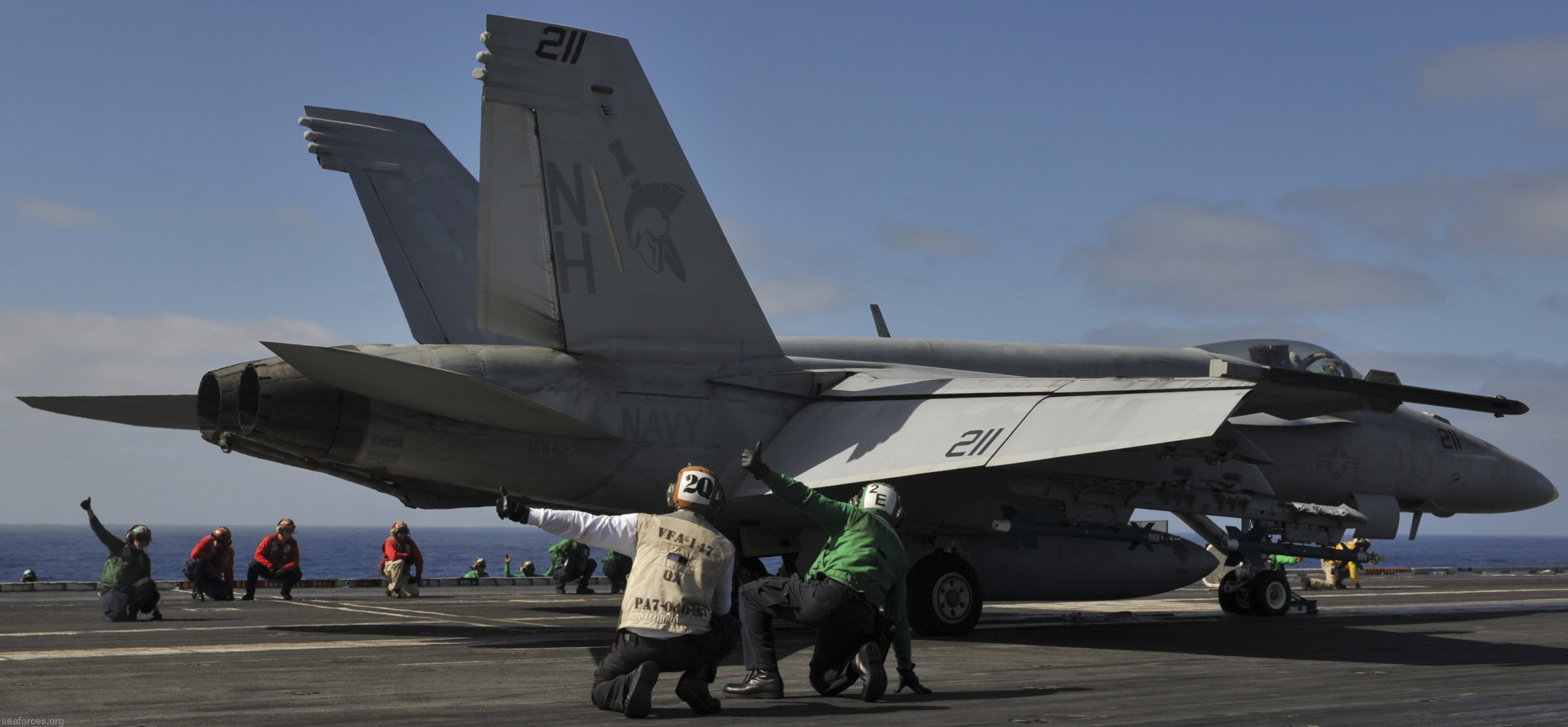 vfa-147 argonauts f/a-18e super hornet strike fighter squadron carrier air wing cvw-11 uss nimitz cvn-68  45