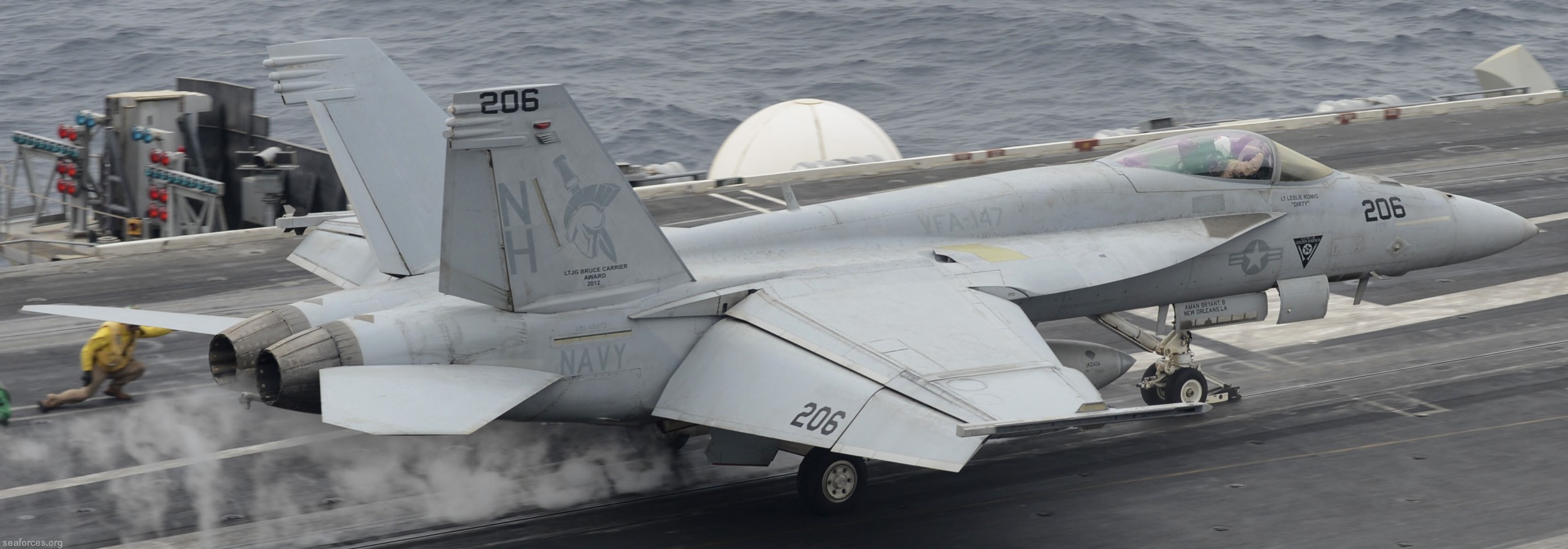 vfa-147 argonauts f/a-18e super hornet strike fighter squadron carrier air wing cvw-11 uss nimitz cvn-68  92