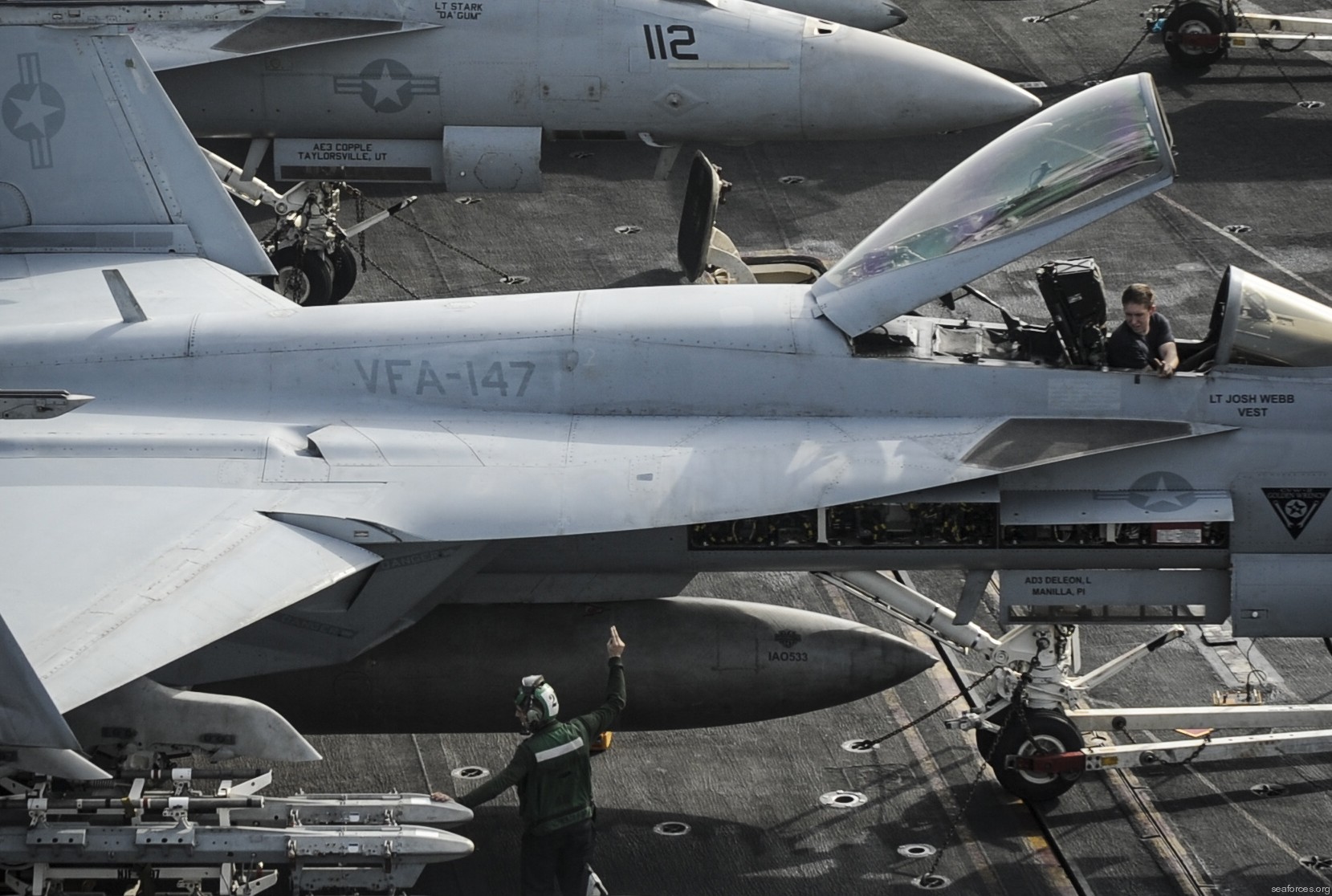 vfa-147 argonauts f/a-18e super hornet strike fighter squadron carrier air wing cvw-11 uss nimitz cvn-68  104