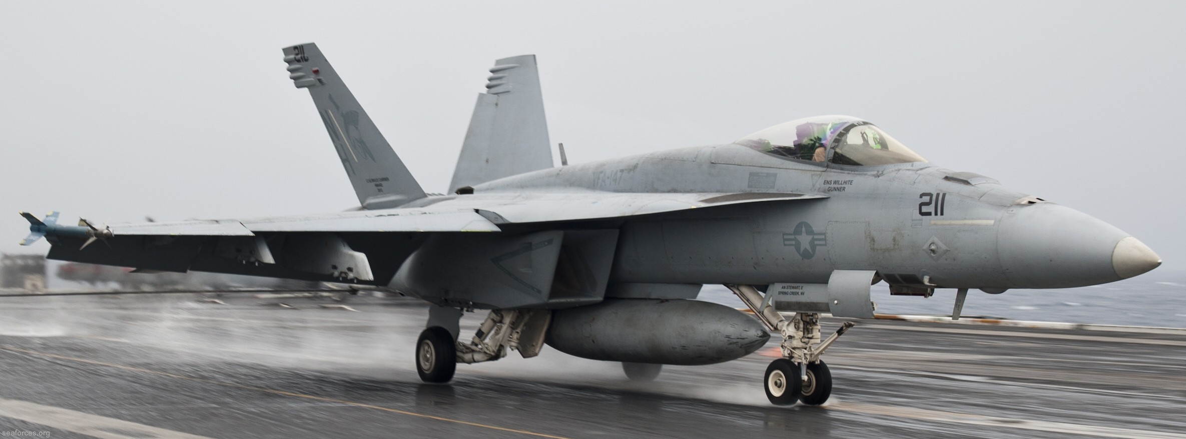 vfa-147 argonauts f/a-18e super hornet strike fighter squadron carrier air wing cvw-11 uss nimitz cvn-68  112