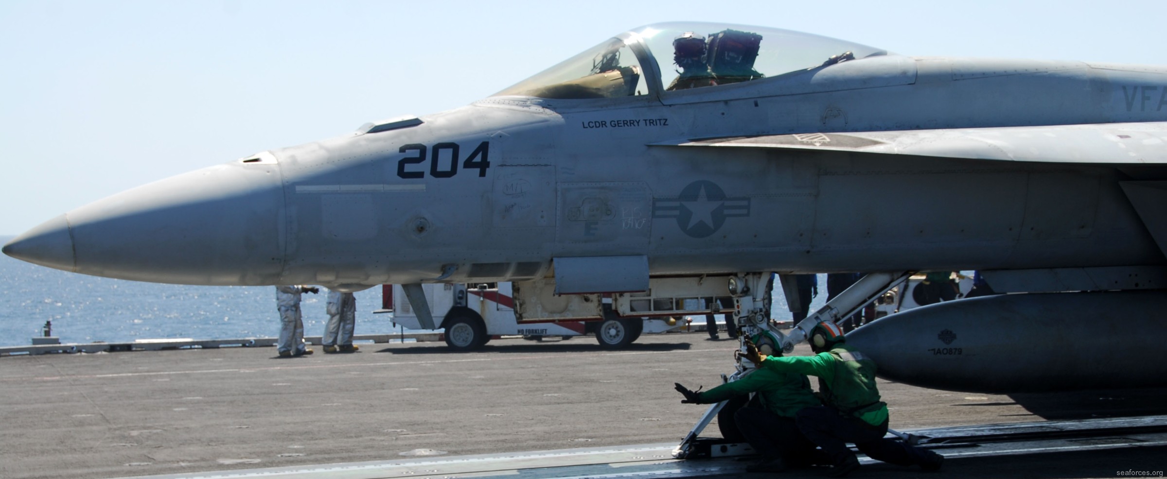 vfa-147 argonauts f/a-18e super hornet strike fighter squadron carrier air wing cvw-14 uss ronald reagan cvn-76 127