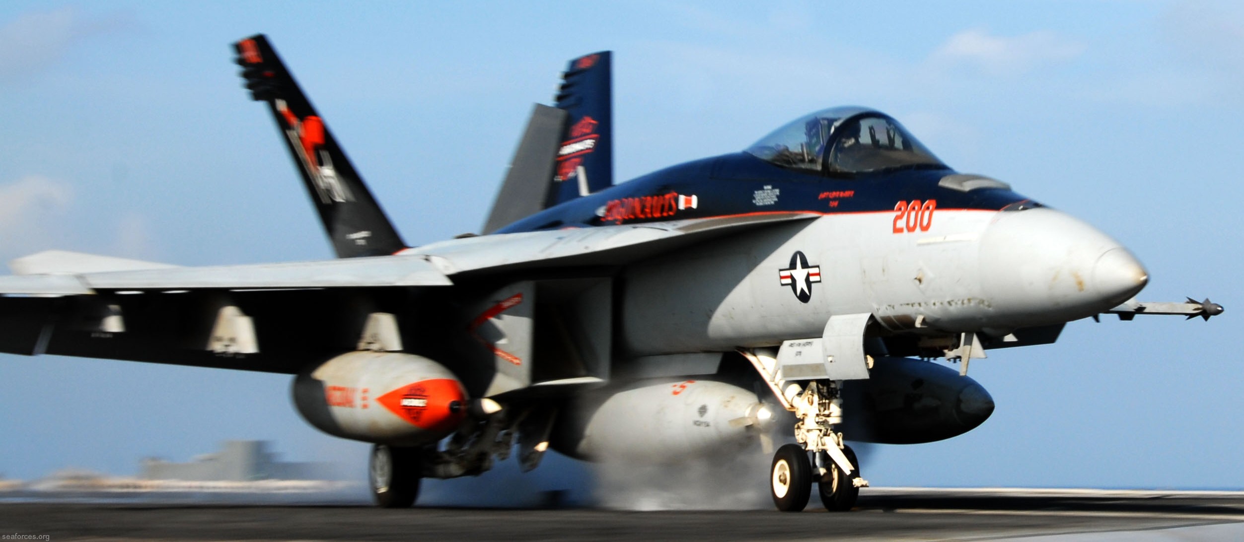 vfa-147 argonauts f/a-18e super hornet strike fighter squadron carrier air wing cvw-14 uss ronald reagan cvn-76 132