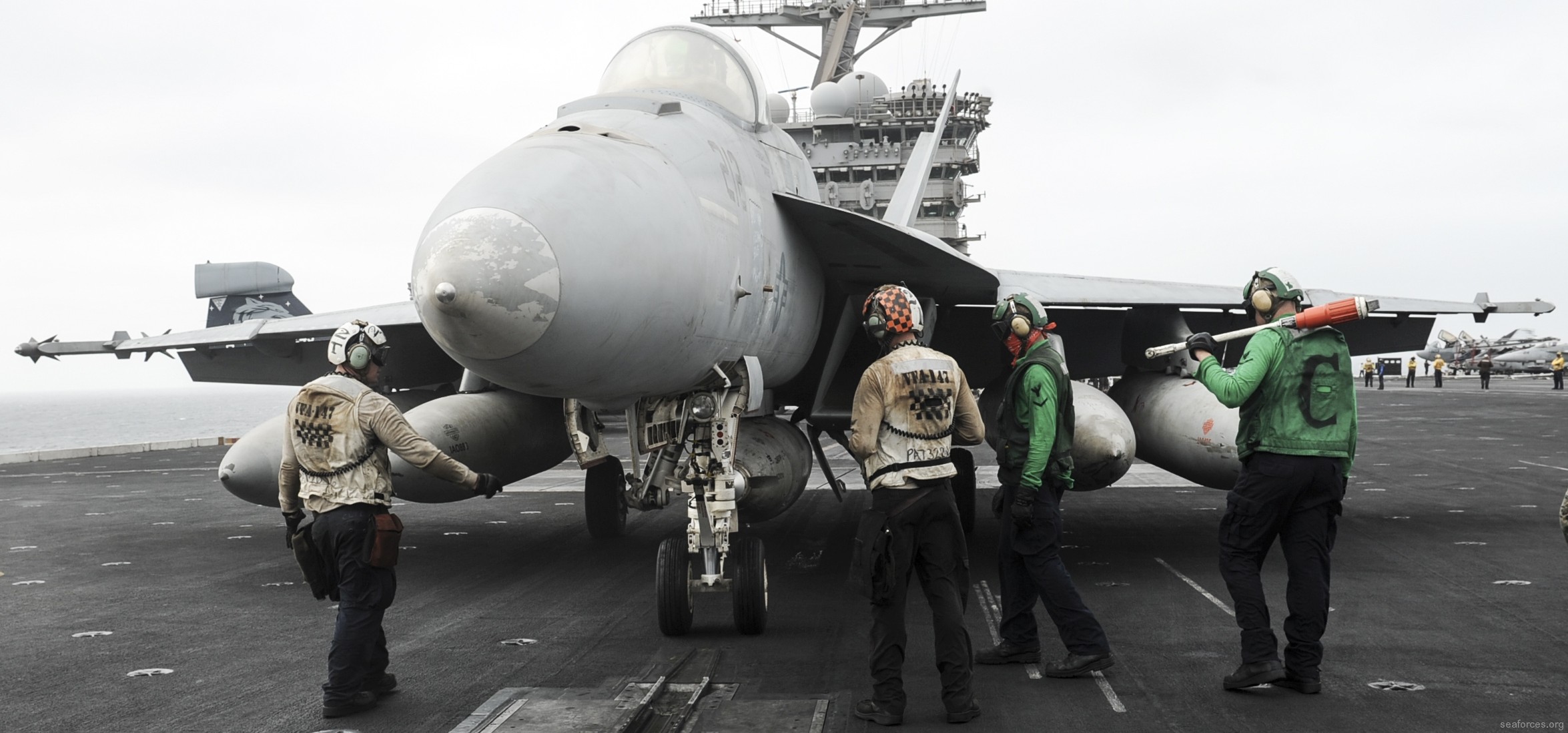 vfa-147 argonauts f/a-18e super hornet strike fighter squadron carrier air wing cvw-11 uss nimitz cvn-68  228