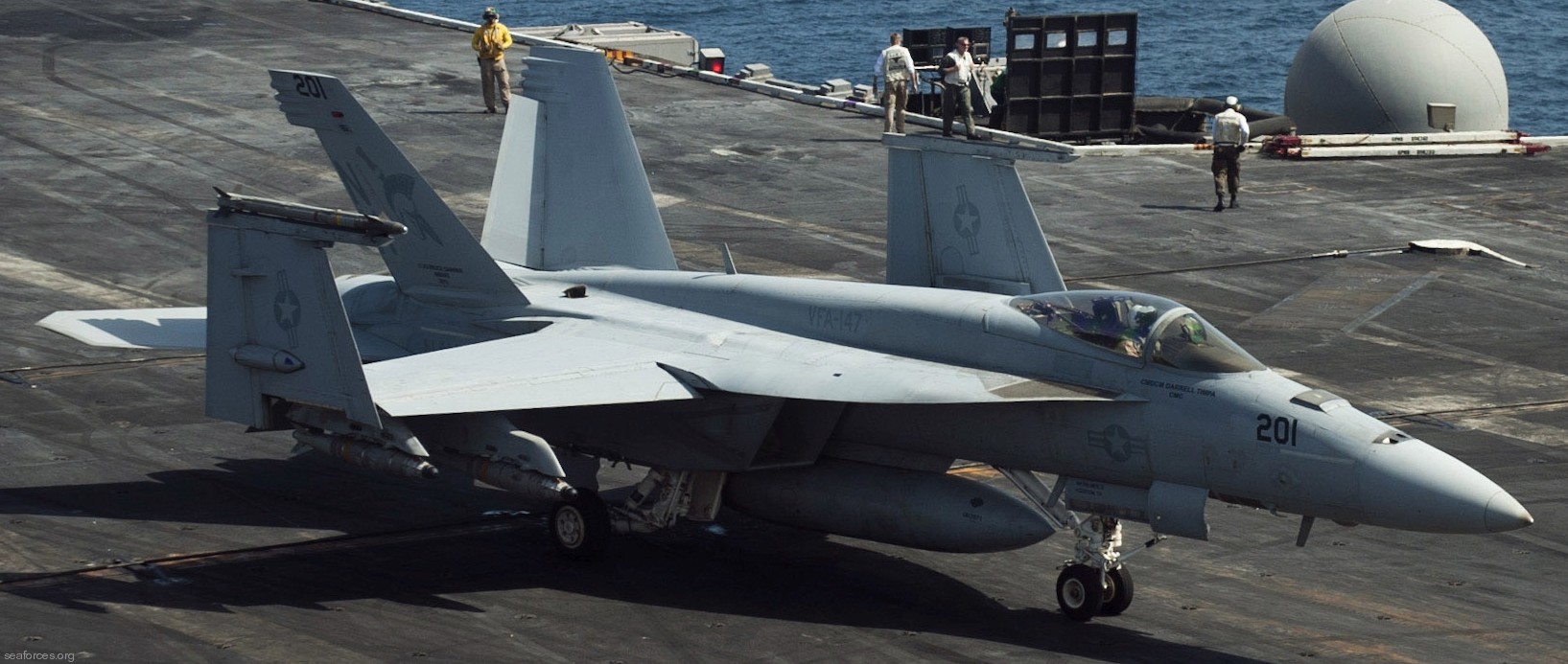 vfa-147 argonauts f/a-18e super hornet strike fighter squadron carrier air wing cvw-11 uss nimitz cvn-68  230