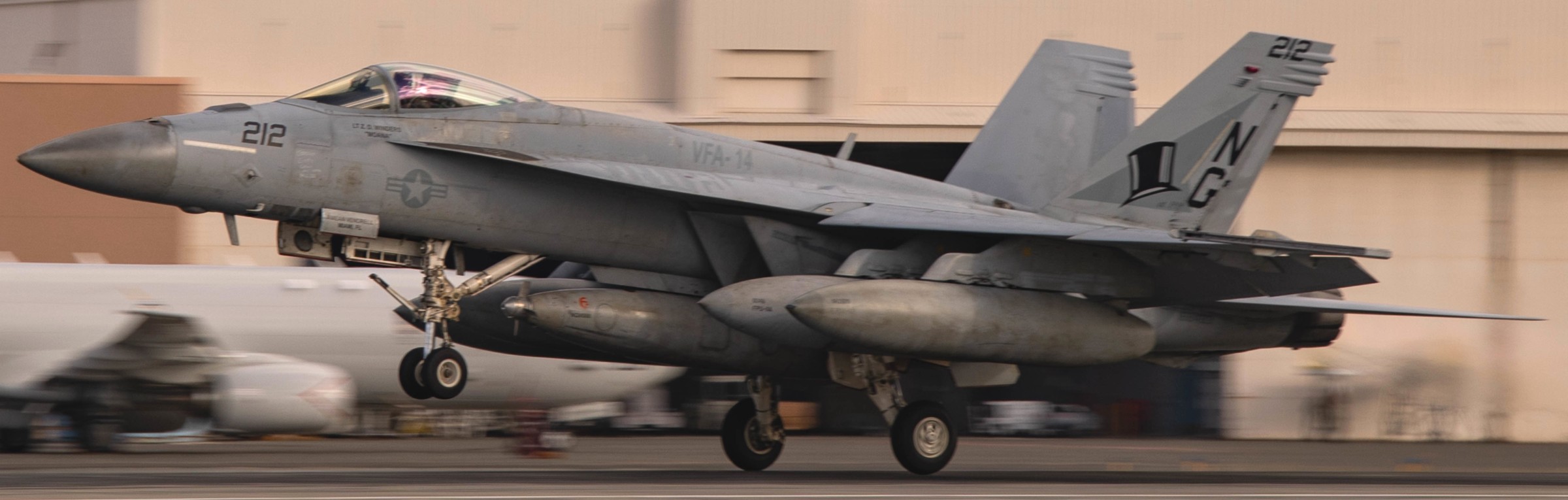 vfa-14 tophatters strike fighter squadron f/a-18e super hornet rimpac 2022 mcb kaneohe bay hawaii