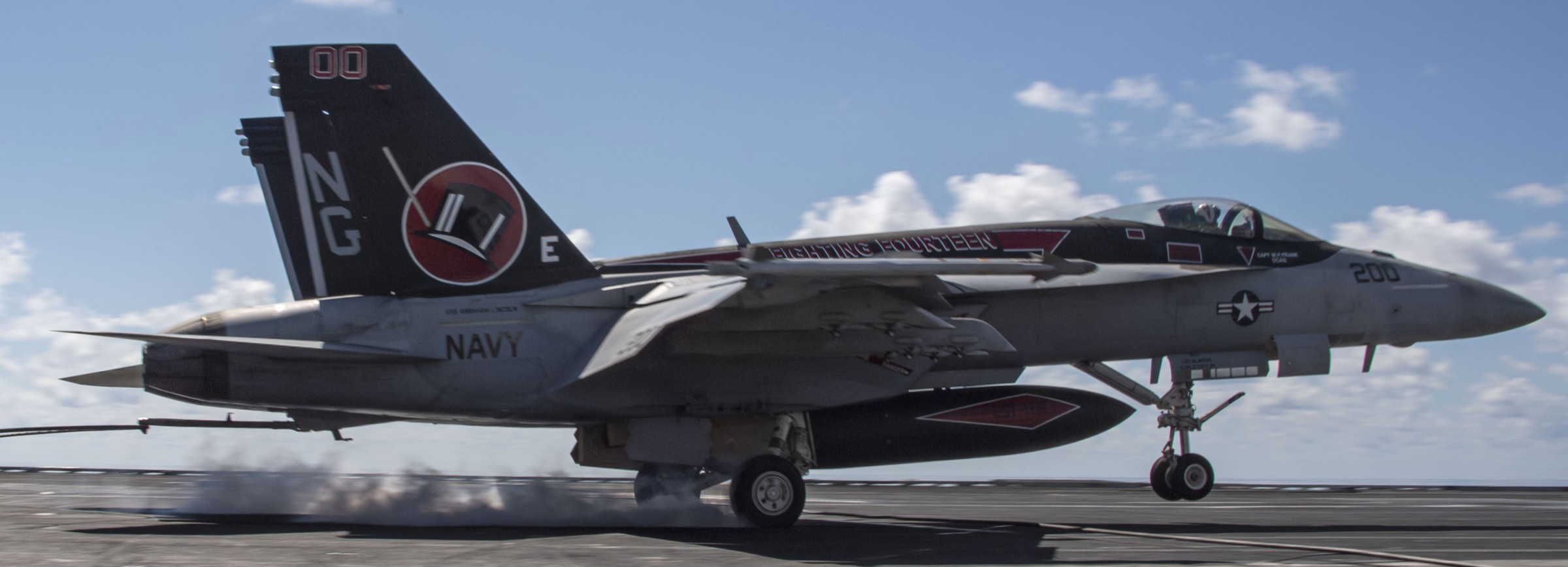 vfa-14 tophatters strike fighter squadron f/a-18e super hornet cvn-72 uss abraham lincoln cvw-9 2024 110