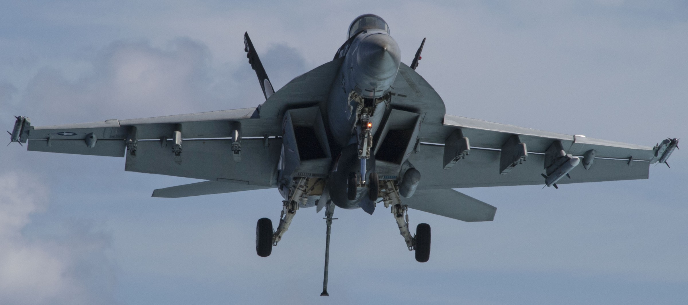 vfa-14 tophatters strike fighter squadron f/a-18e super hornet cvn-72 uss abraham lincoln cvw-9 111