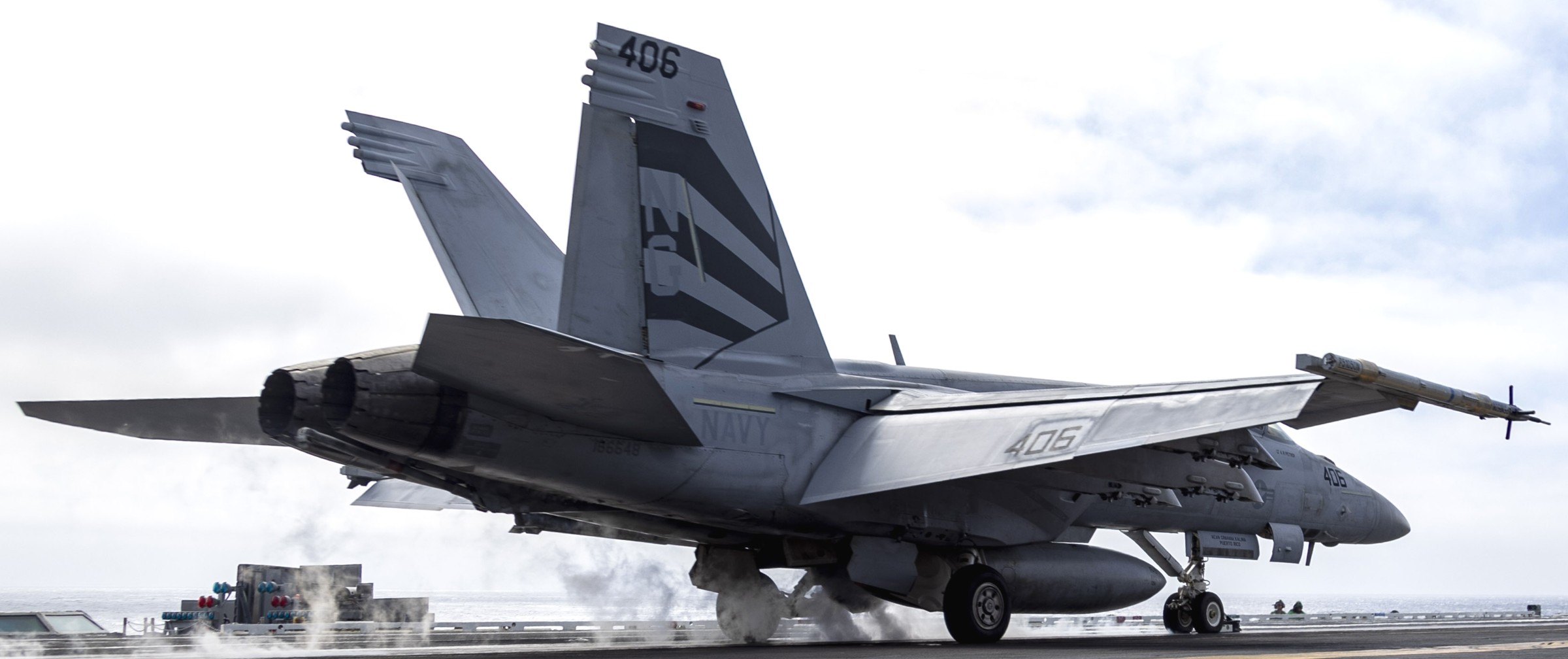 vfa-151 vigilantes f/a-18e super hornet strike fighter squadron cvn-72 uss abraham lincoln 175