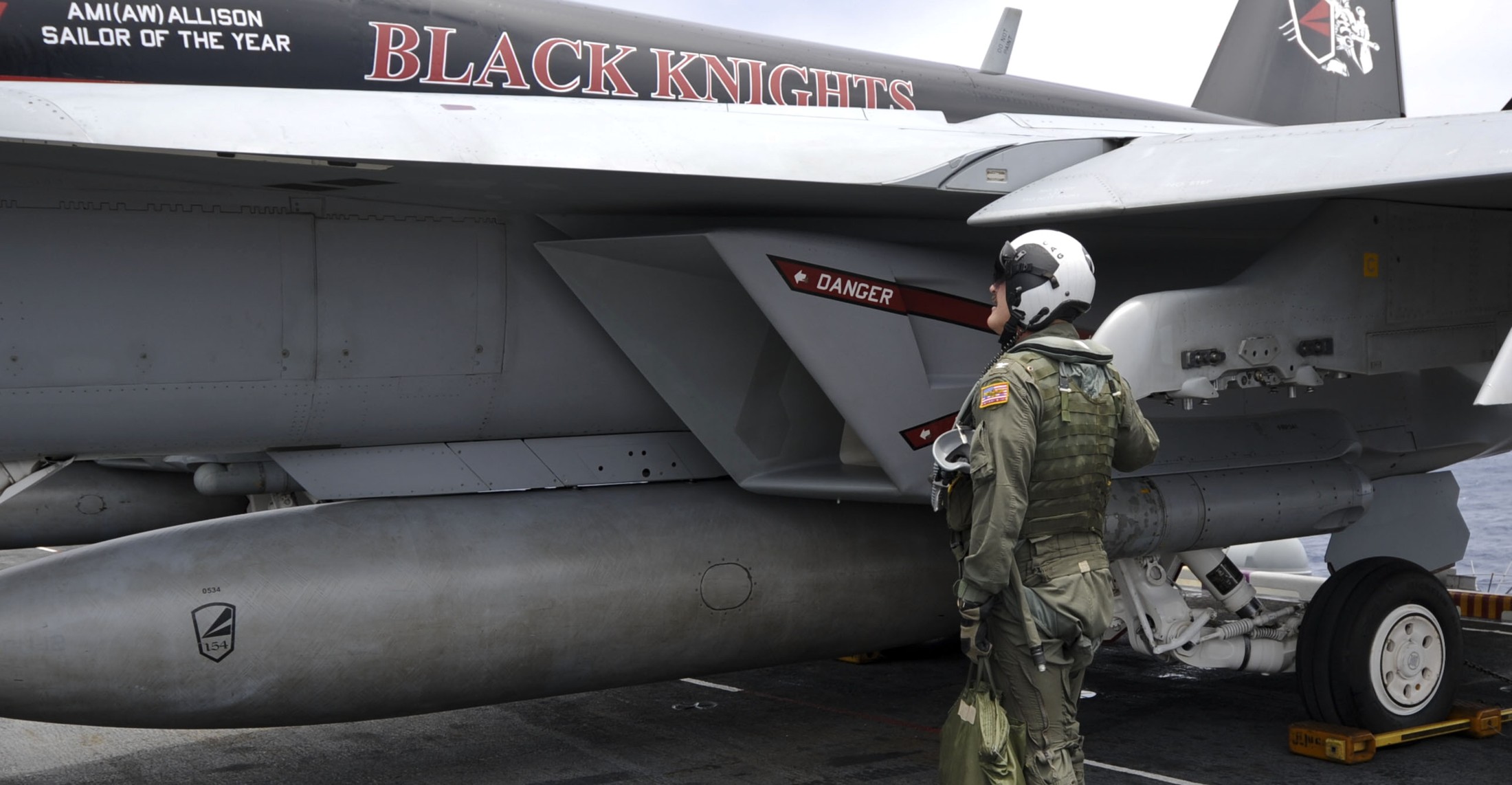 vfa-154 black knights f/a-18f super hornet strike fighter squadron navy cvw-11 uss nimitz cvn-68 156