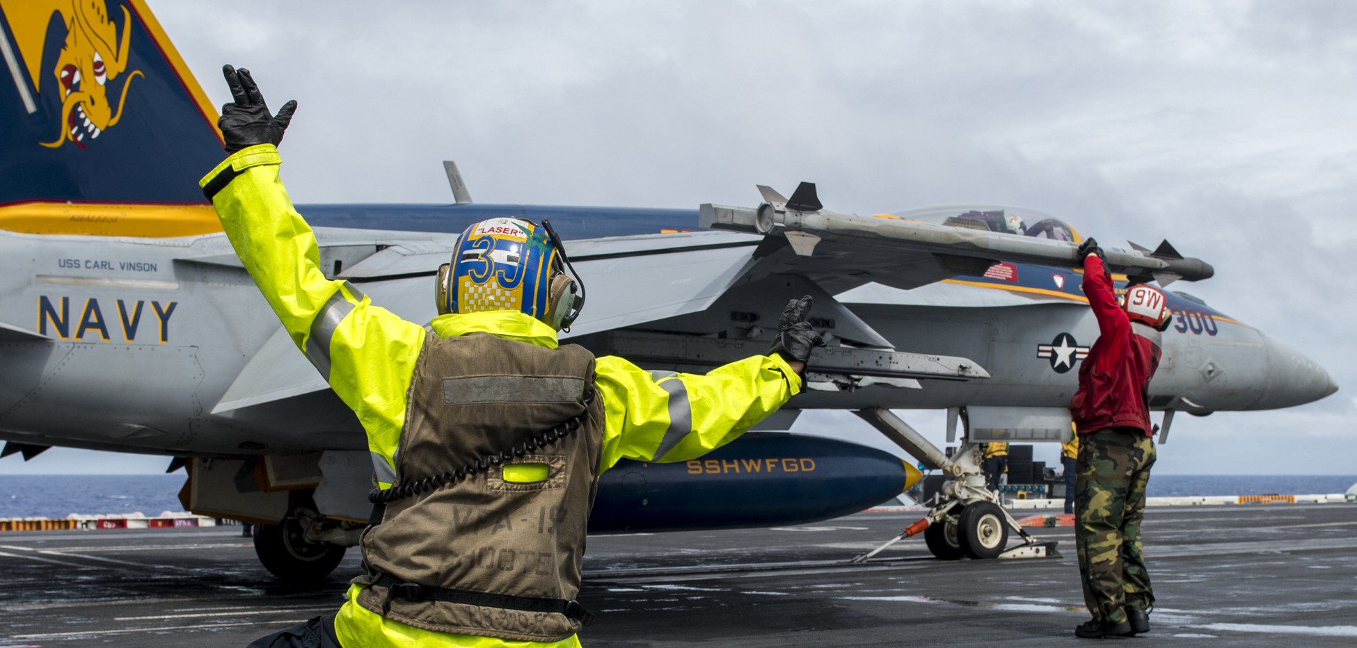 vfa-192 golden dragons f/a-18e super hornet strike fighter squadron navy cvw-2 uss carl vinson cvn-70 141