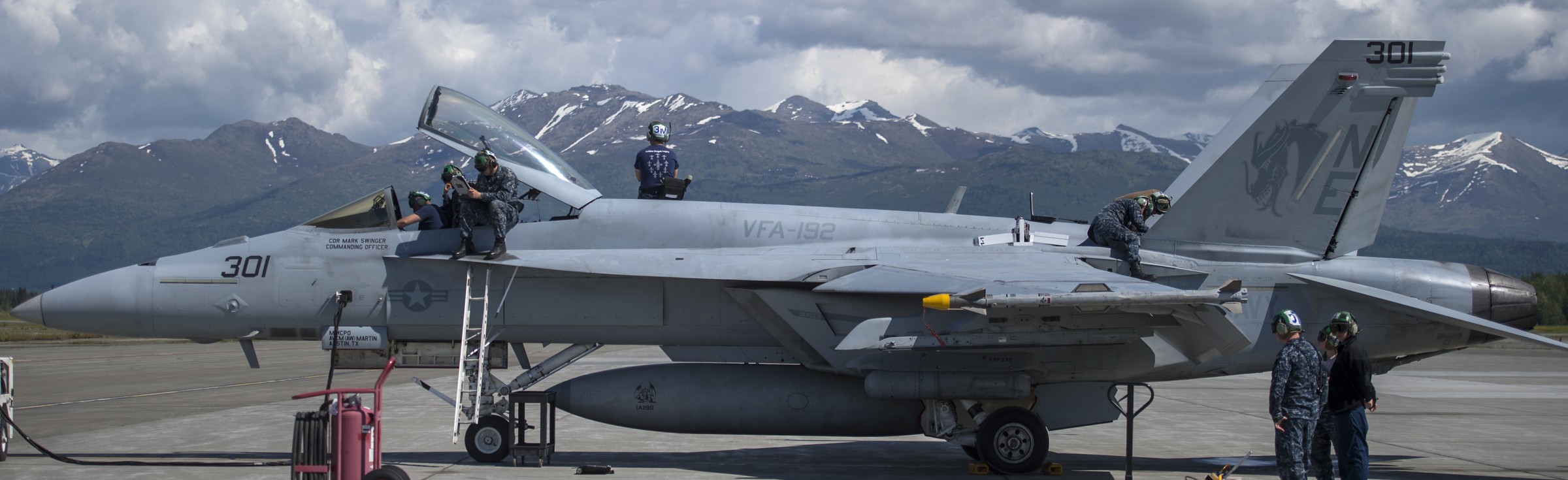 vfa-192 golden dragons f/a-18e super hornet strike fighter squadron joint base elmendorf richardson alaska 2019