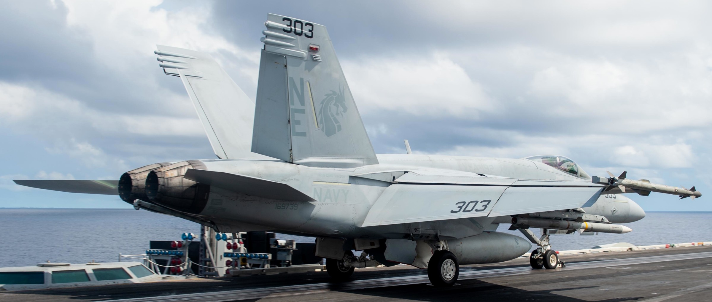 vfa-192 golden dragons f/a-18e super hornet strike fighter squadron navy cvw-2 uss carl vinson cvn-70 156