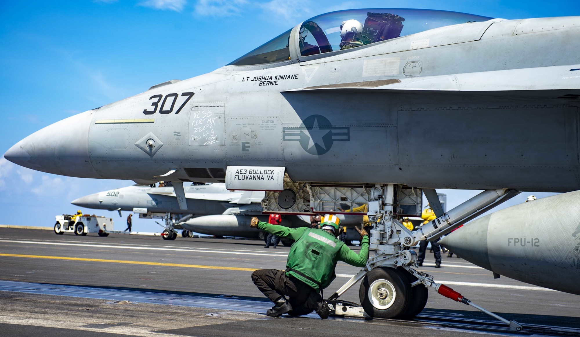 vfa-192 golden dragons f/a-18e super hornet strike fighter squadron navy cvw-2 uss carl vinson cvn-70 159