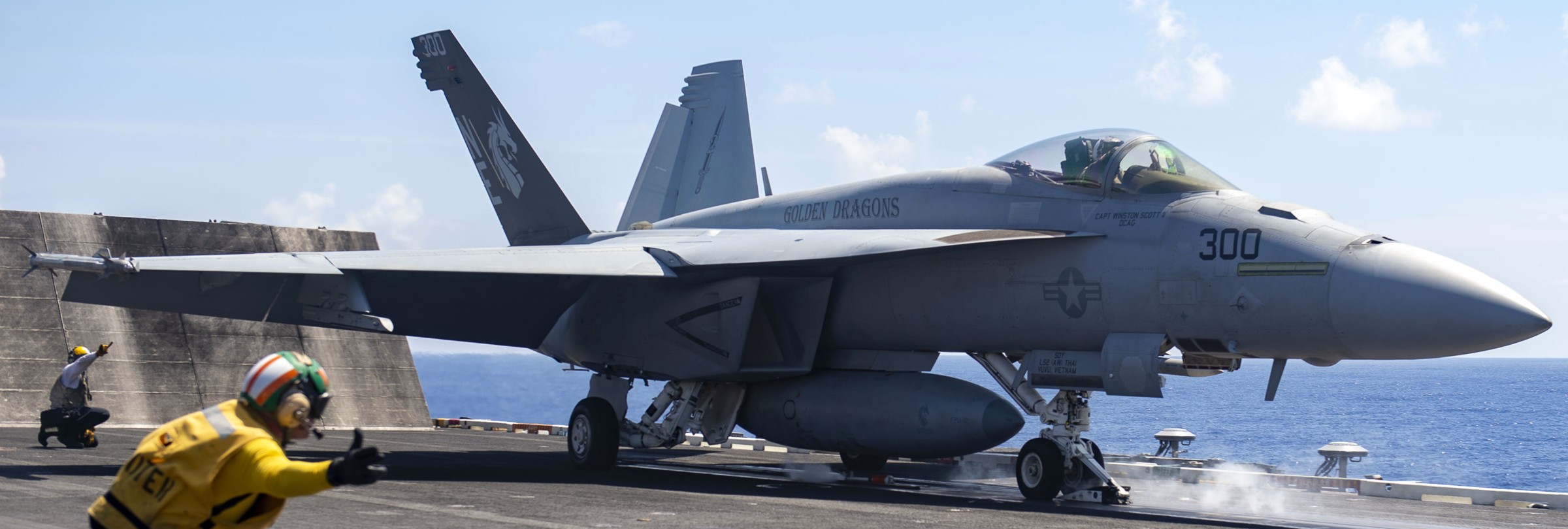 vfa-192 golden dragons f/a-18e super hornet strike fighter squadron navy cvw-2 uss carl vinson cvn-70 160