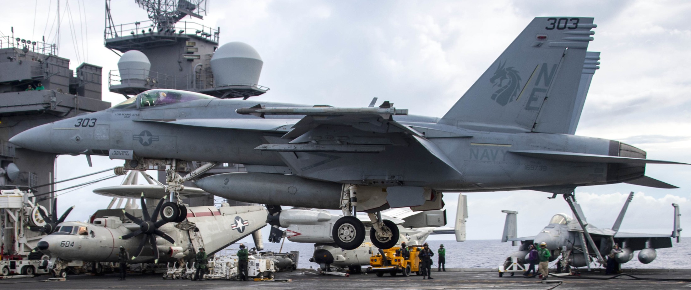 vfa-192 golden dragons f/a-18e super hornet strike fighter squadron navy cvw-2 uss carl vinson cvn-70 165