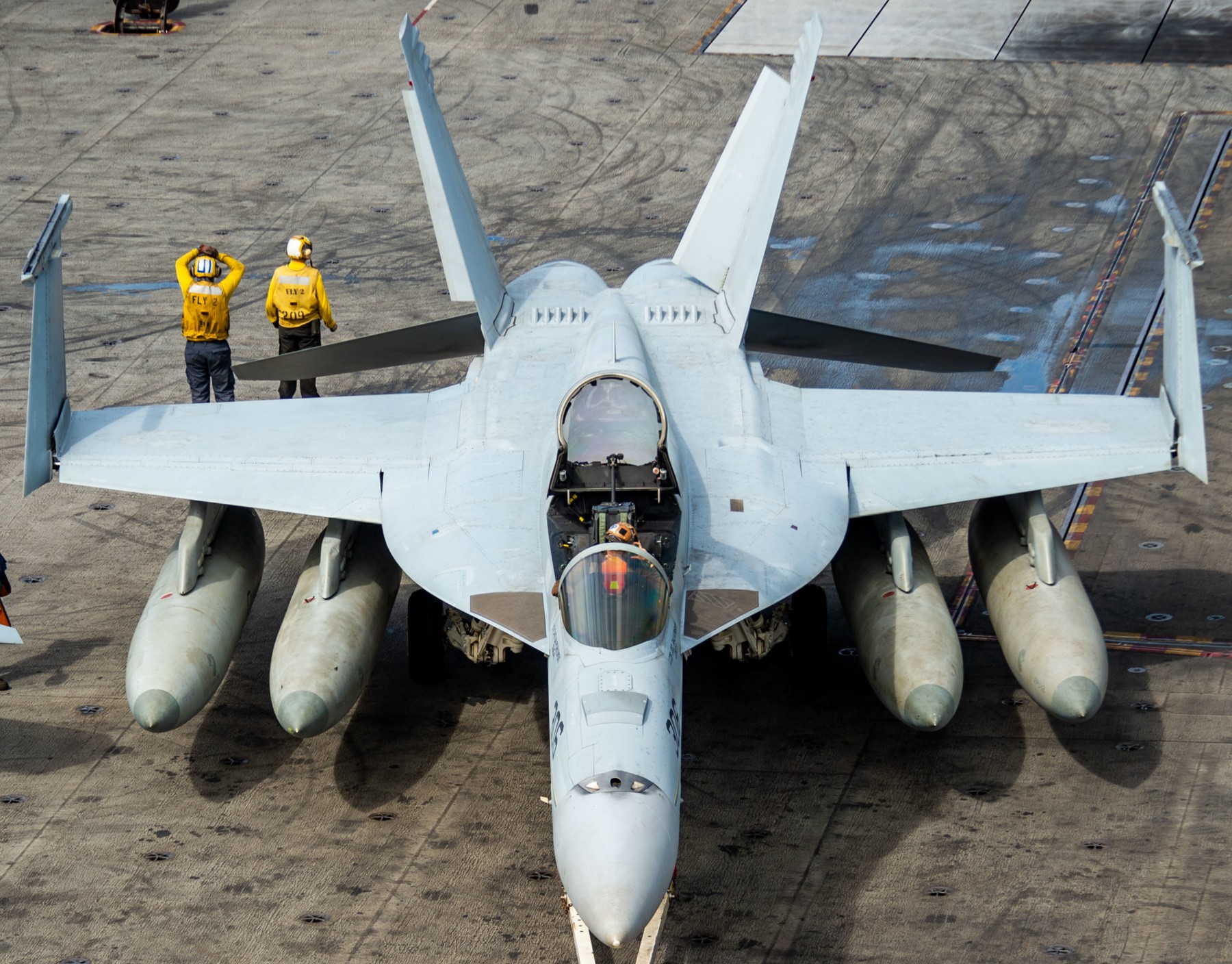 vfa-192 golden dragons f/a-18e super hornet strike fighter squadron navy cvw-2 uss carl vinson cvn-70 181