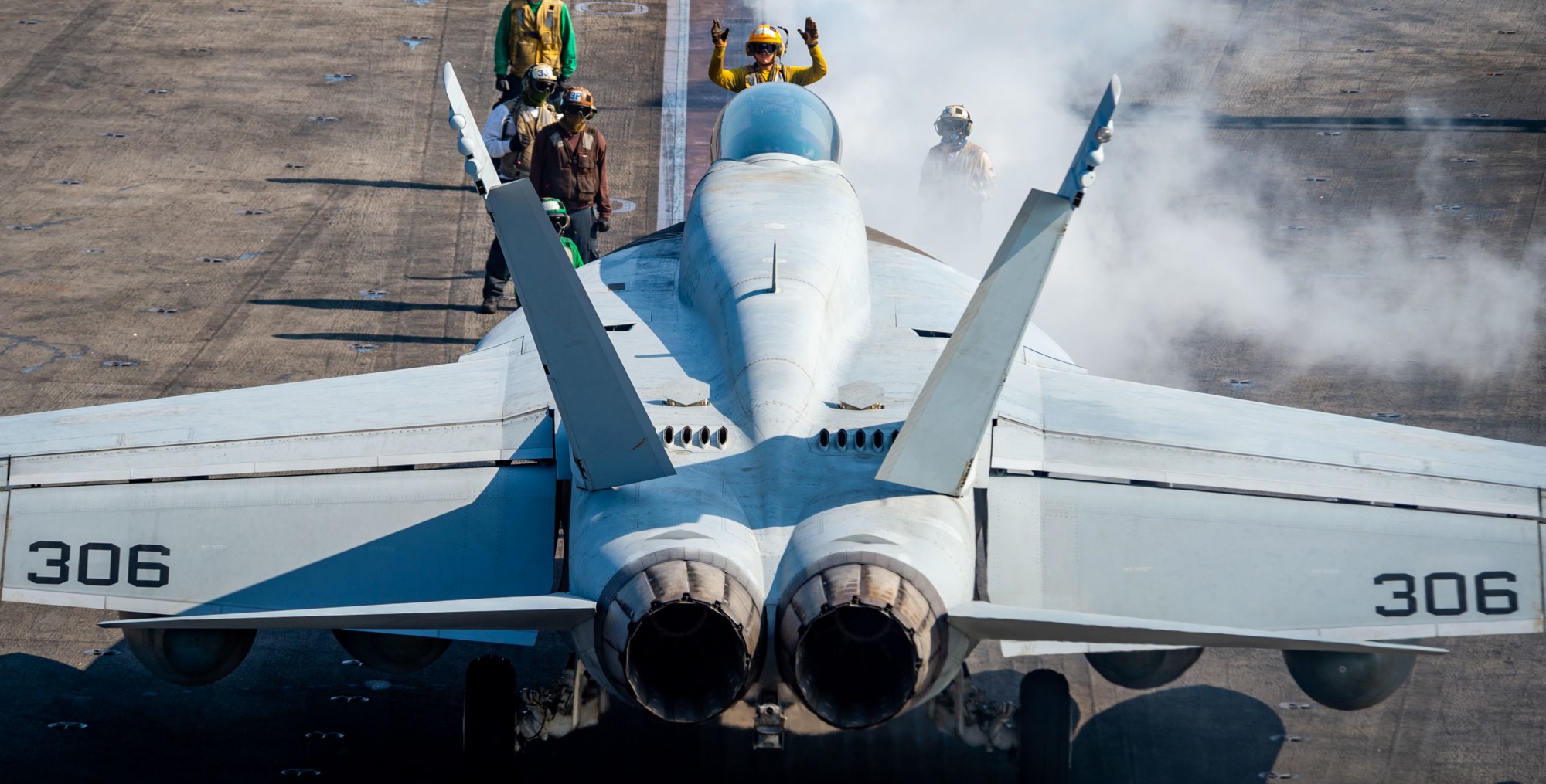 vfa-192 golden dragons f/a-18e super hornet strike fighter squadron navy cvw-2 uss carl vinson cvn-70 182