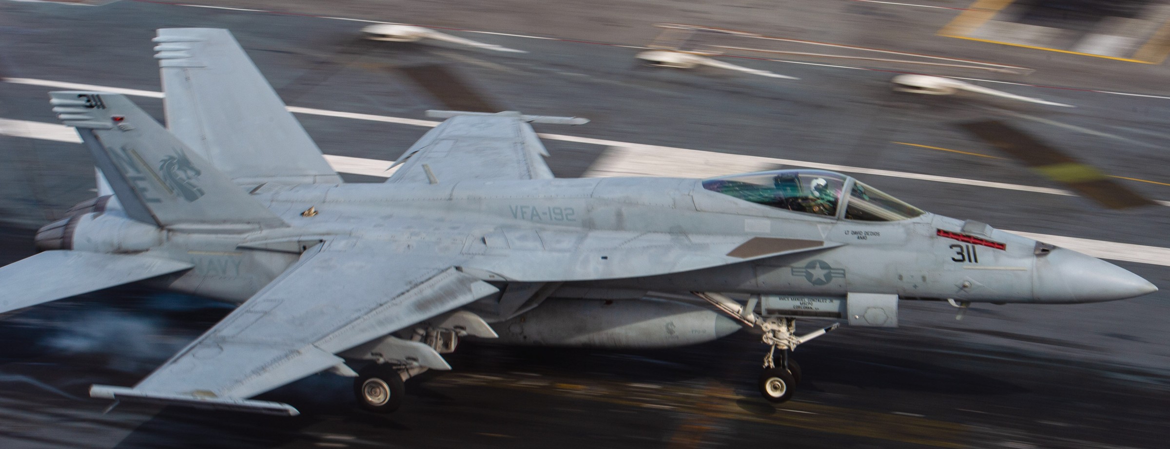 vfa-192 golden dragons f/a-18e super hornet strike fighter squadron navy cvw-2 uss carl vinson cvn-70 196