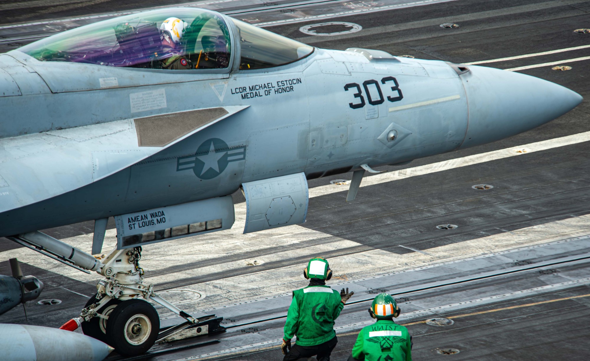 vfa-192 golden dragons f/a-18e super hornet strike fighter squadron navy cvw-2 uss carl vinson cvn-70 cockpit view 213