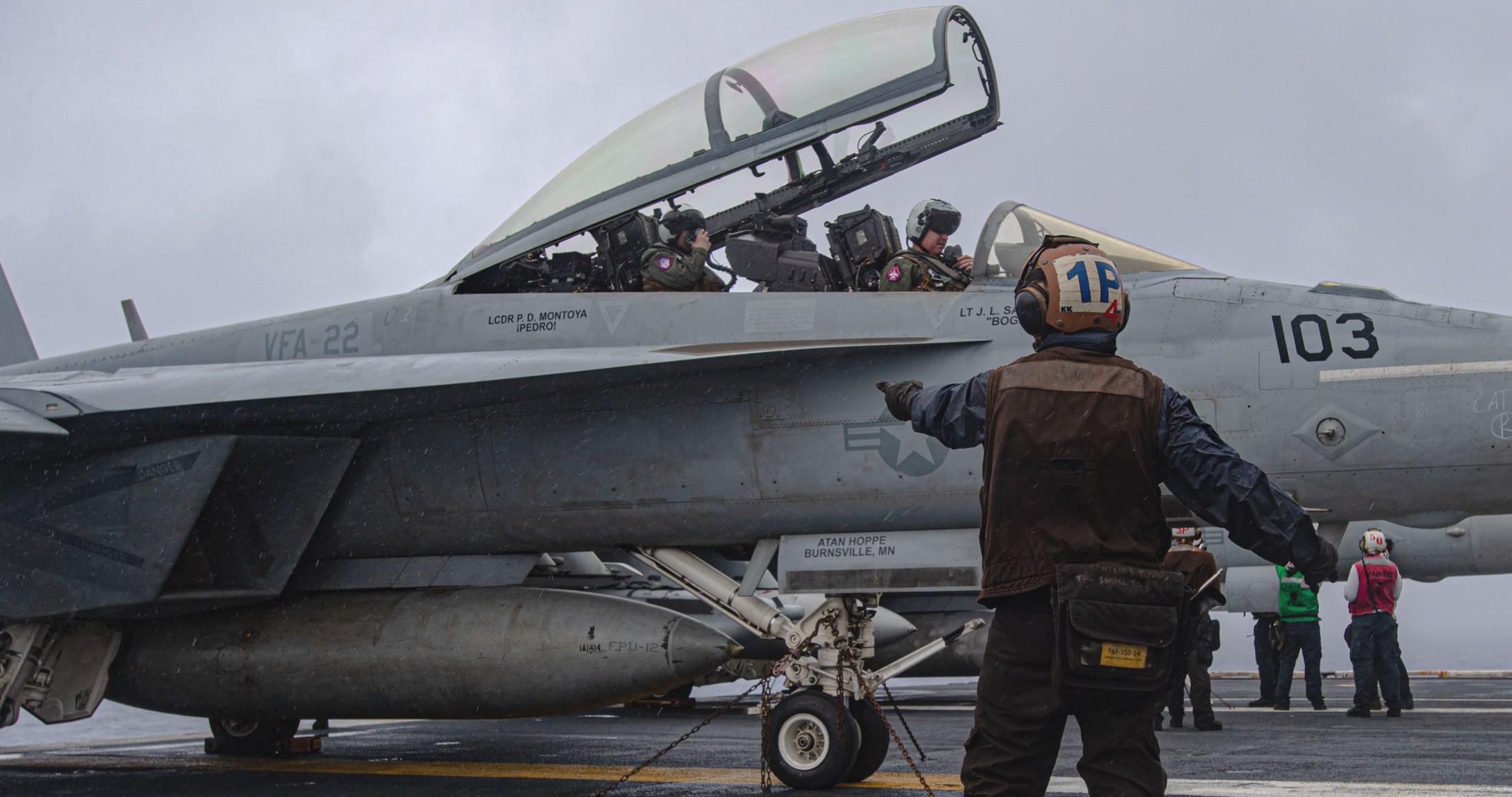 vfa-22 fighting redcocks strike fighter squadron f/a-18f super hornet cvw-17 cvn-68 uss nimitz 139
