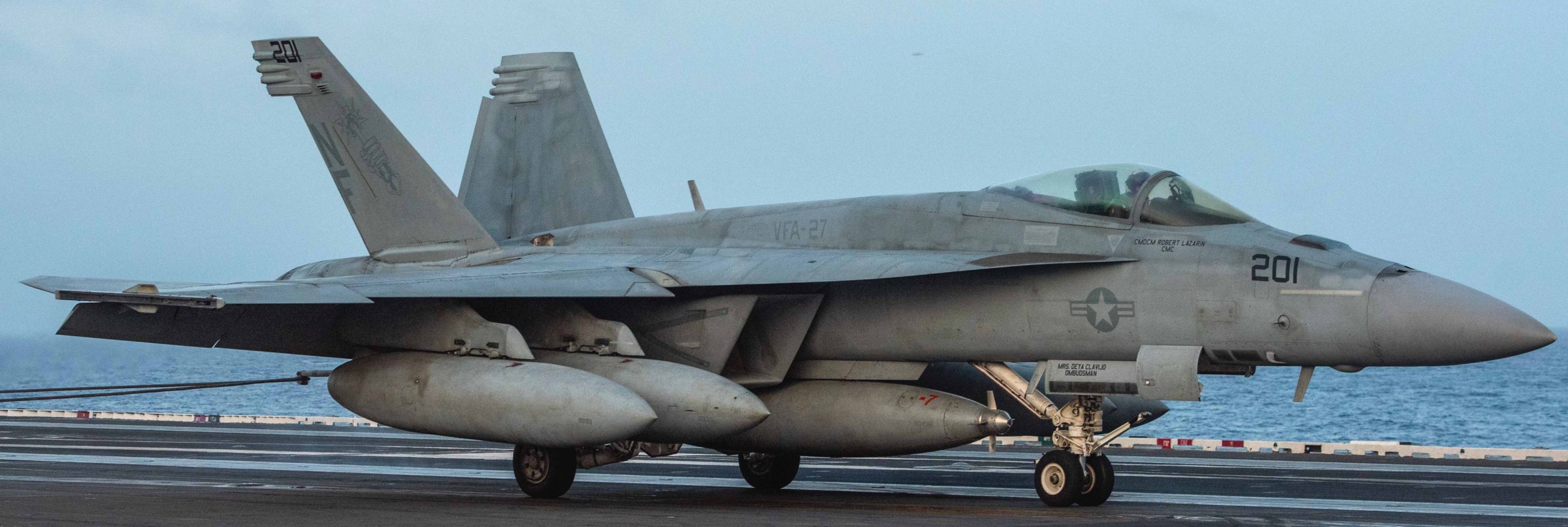 vfa-27 royal maces strike fighter squadron f/a-18e super hornet cvw-5 cvn-76 uss ronald reagan 121