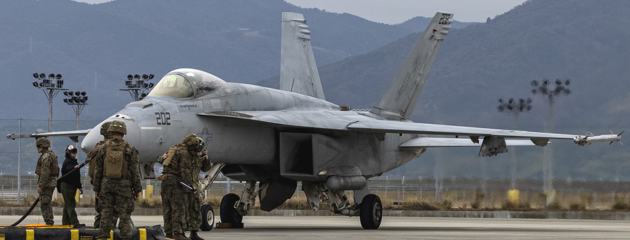 vfa-27 royal maces strike fighter squadron f/a-18e super hornet mcas iwakuni japan 125