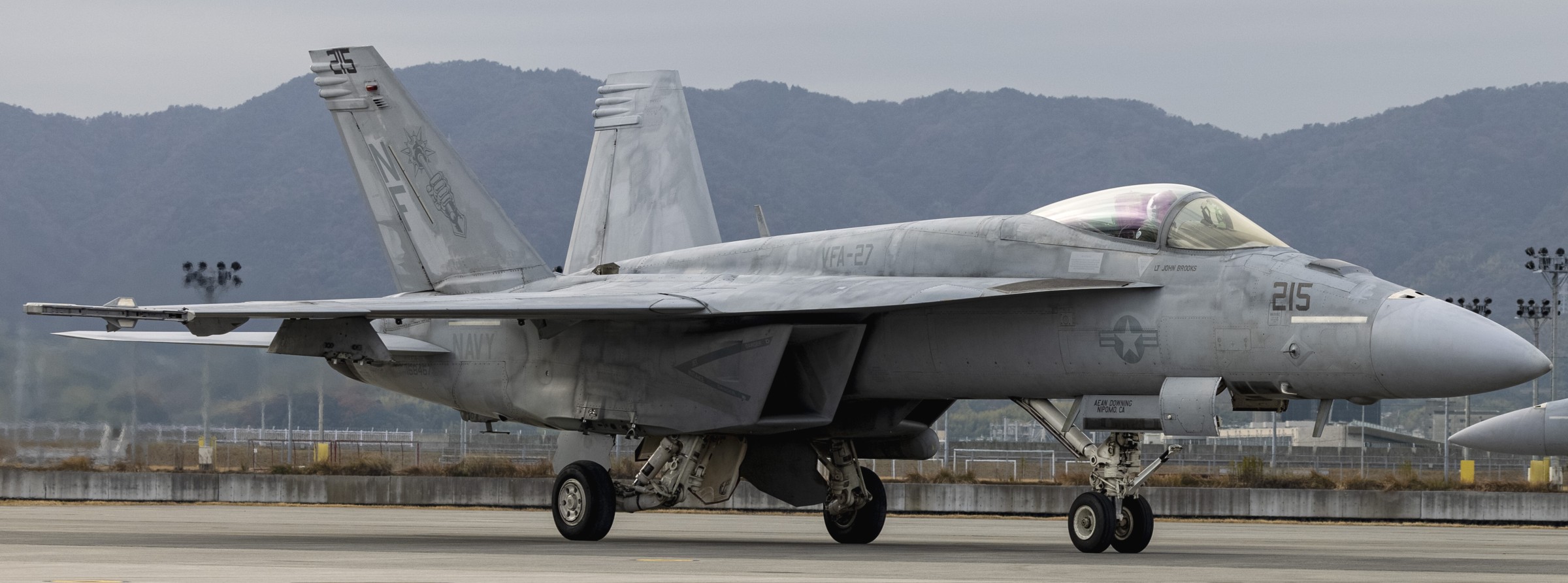 vfa-27 royal maces strike fighter squadron f/a-18e super hornet mcas iwakuni japan 126