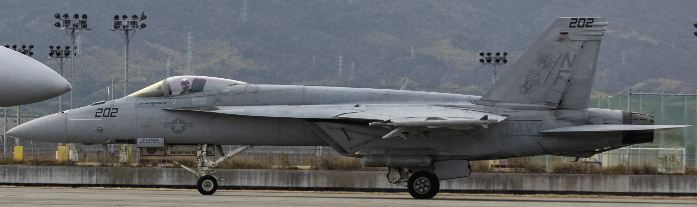vfa-27 royal maces strike fighter squadron f/a-18e super hornet mcas iwakuni japan 127