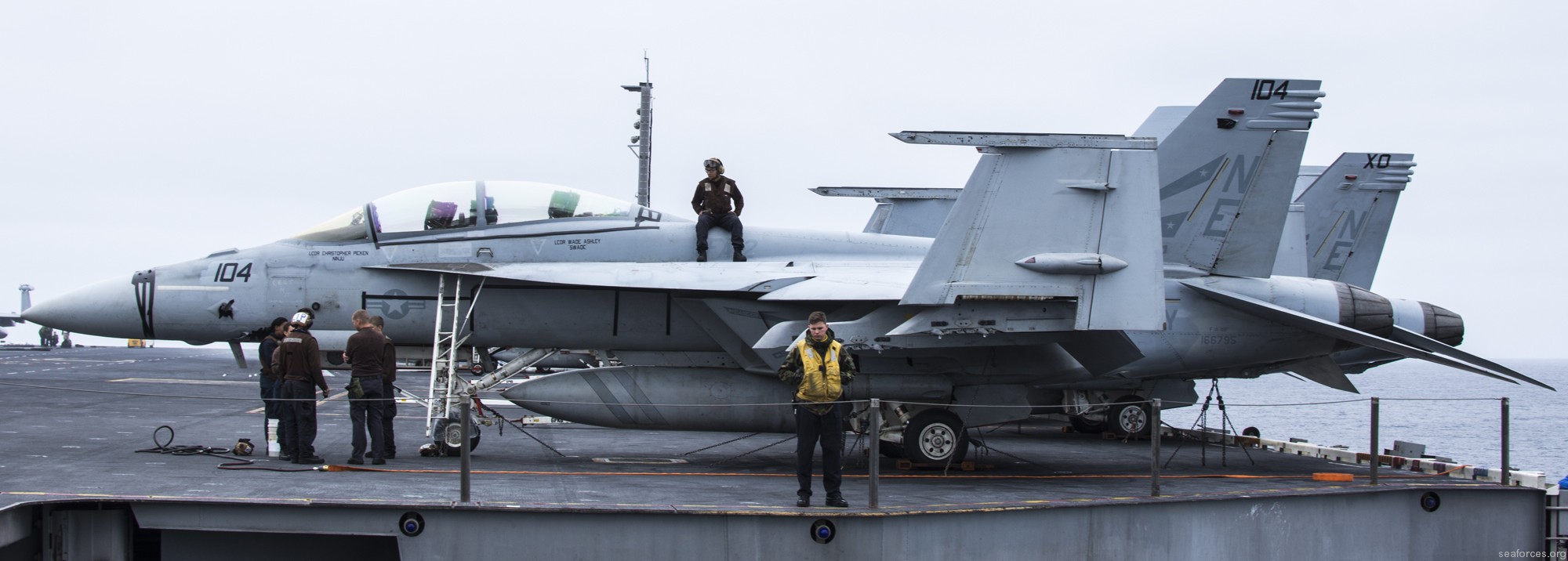 vfa-2 bounty hunters strike fighter squadron us navy f/a-18f super hornet carrier air wing cvw-2 uss carl vinson cvn-70 23