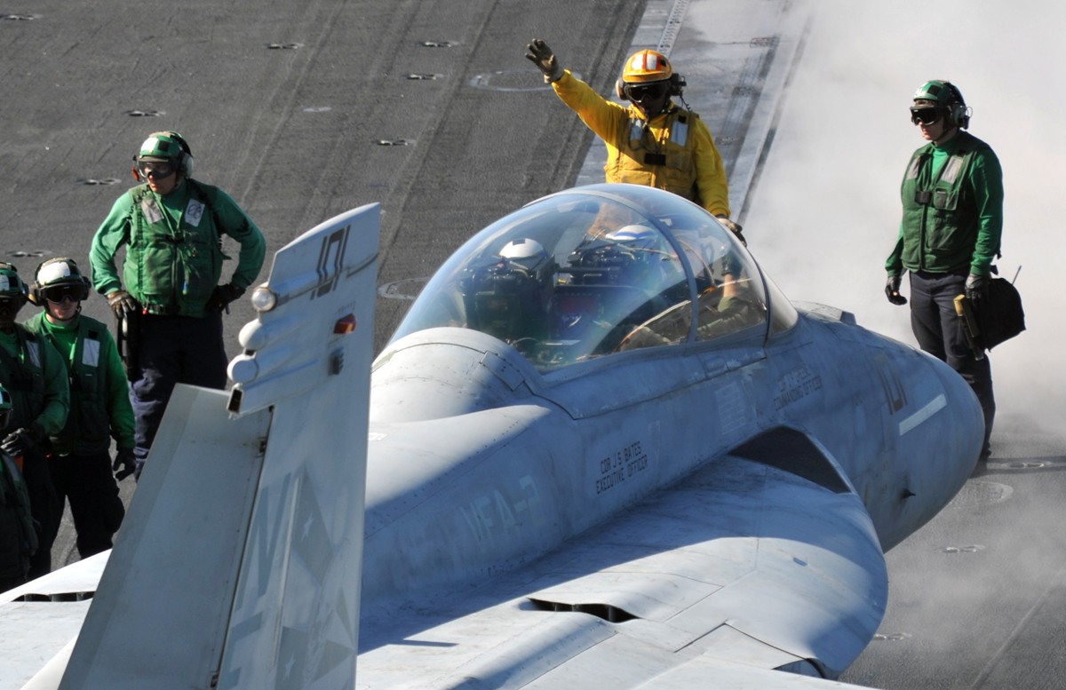 vfa-2 bounty hunters strike fighter squadron us navy f/a-18f super hornet carrier air wing cvw-2 uss abraham lincoln cvn-72 64