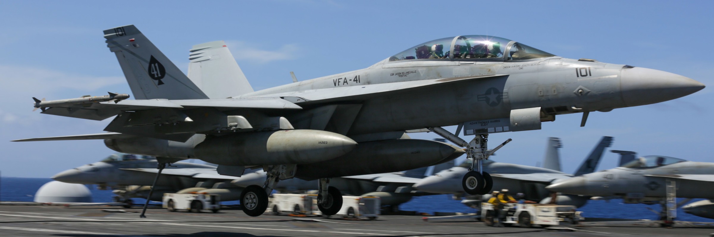 vfa-41 black aces strike fighter squadron f/a-18f super hornet cvw-9 cvn-72 uss abraham lincoln 2022 114