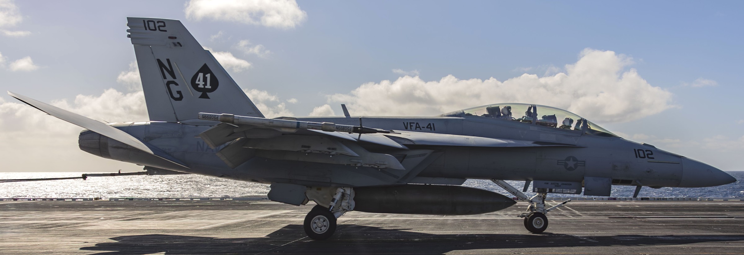 vfa-41 black aces strike fighter squadron f/a-18f super hornet cvw-9 cvn-72 uss abraham lincoln 127