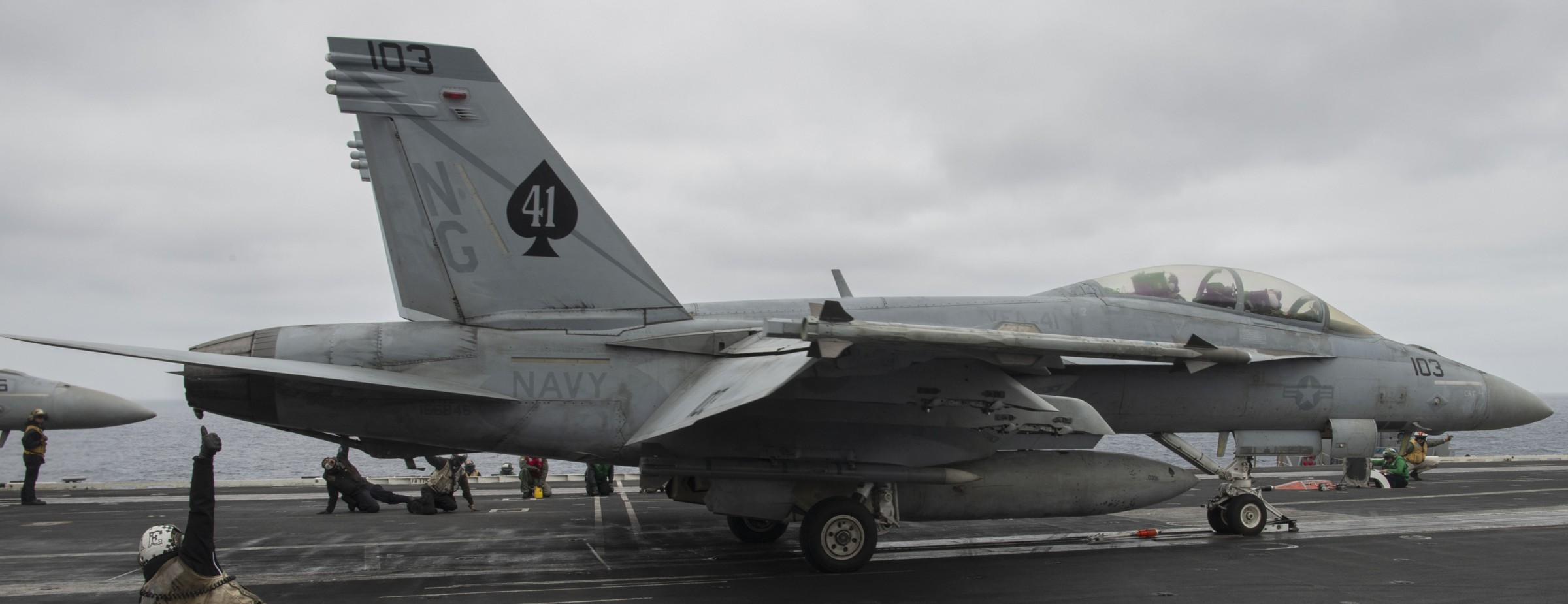 vfa-41 black aces strike fighter squadron f/a-18f super hornet cvw-9 cvn-72 uss abraham lincoln 136