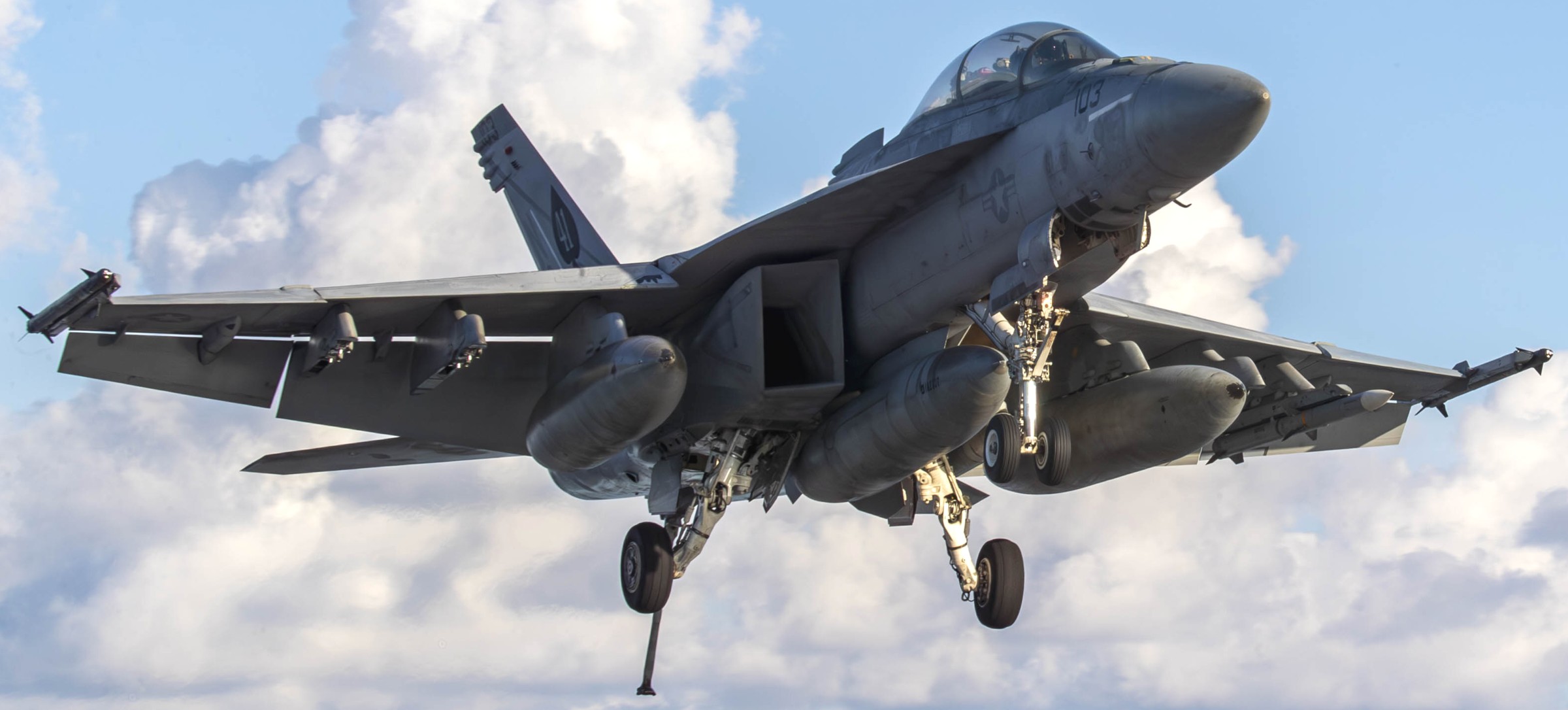 vfa-41 black aces strike fighter squadron f/a-18f super hornet cvw-9 cvn-72 uss abraham lincoln 143