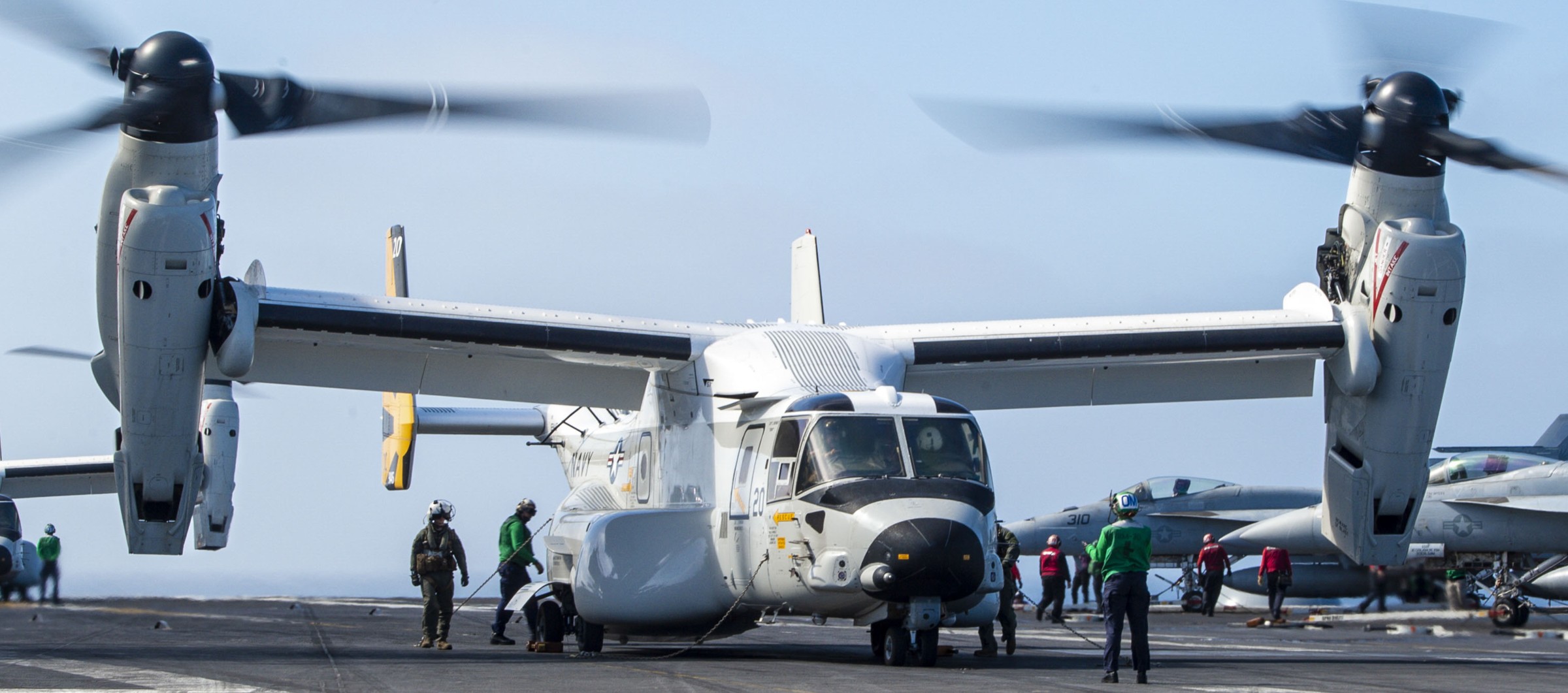 vrm-30 titans fleet logistics multi mission squadron navy cmv-22b osprey 121