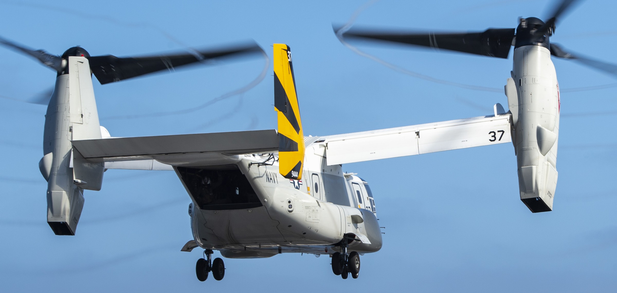 vrm-30 titans fleet logistics multi mission squadron navy cmv-22b osprey 122