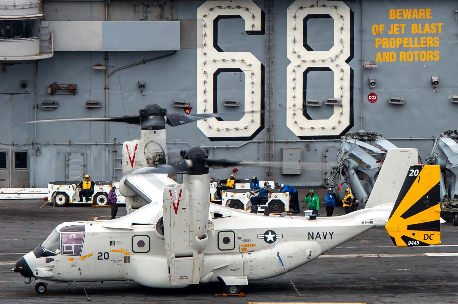 vrm-30 titans fleet logistics multi mission squadron navy cmv-22b osprey 133