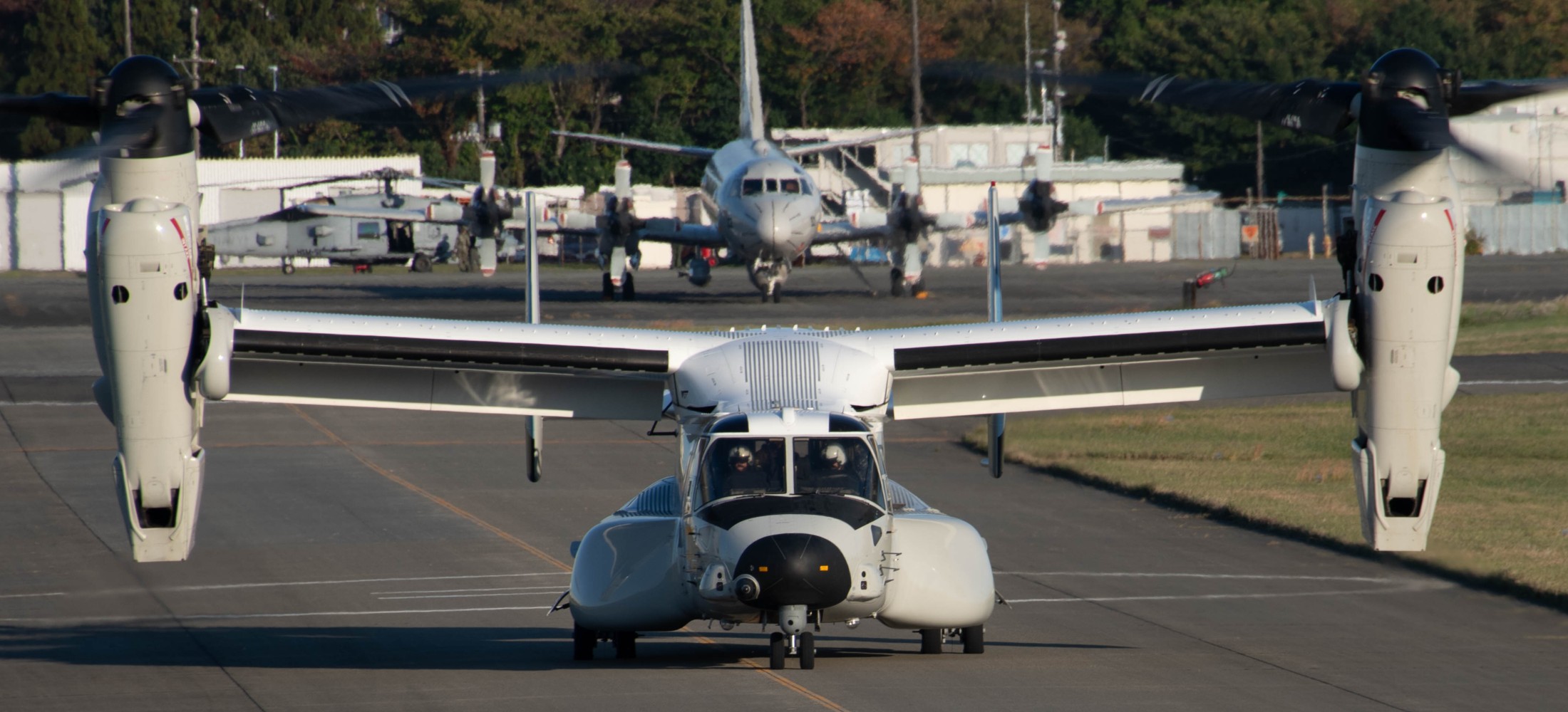 vrm-30 titans fleet logistics multi mission squadron navy cmv-22b osprey atsugi japan 142