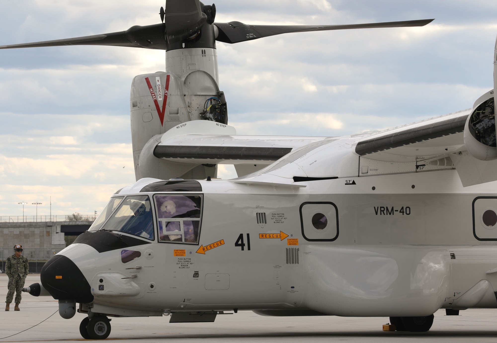 vrm-40 mighty bison fleet logistics multi mission squadron cmv-22b osprey naval station norfolk chambers field virginia 06