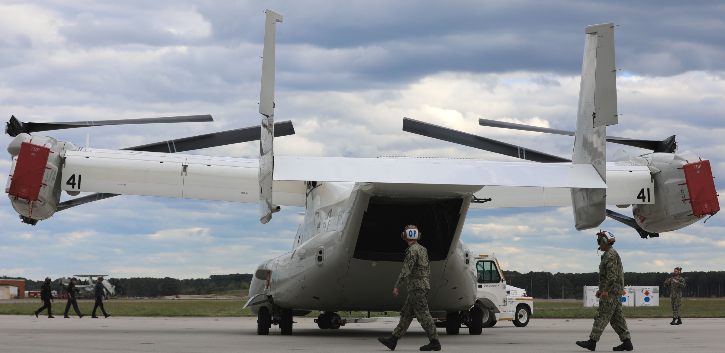 vrm-40 mighty bison fleet logistics multi mission squadron cmv-22b osprey naval station norfolk chambers field virginia 07