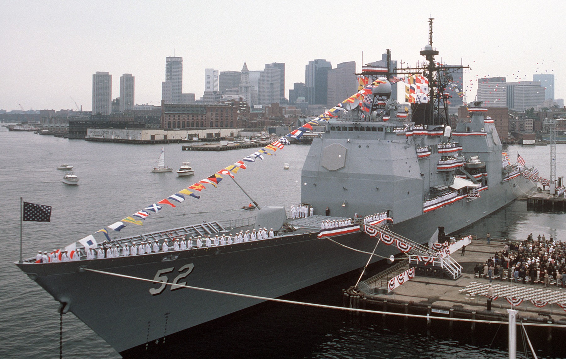 cg-52 uss bunker hill ticonderoga class guided missile cruiser aegis us navy commissioning charlestown boston 10