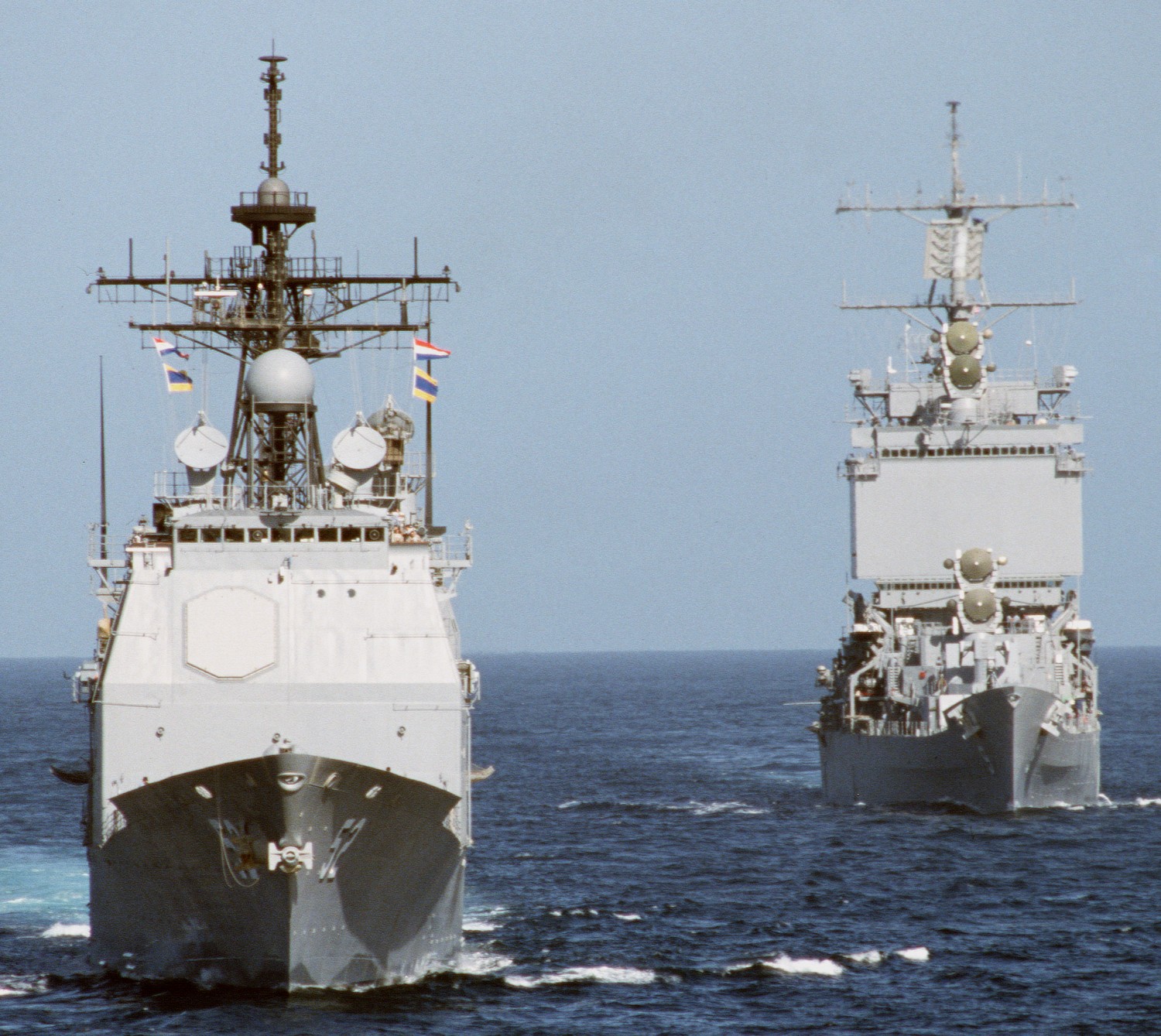 cg-52 uss bunker hill ticonderoga class guided missile cruiser aegis us navy gulf of oman 14